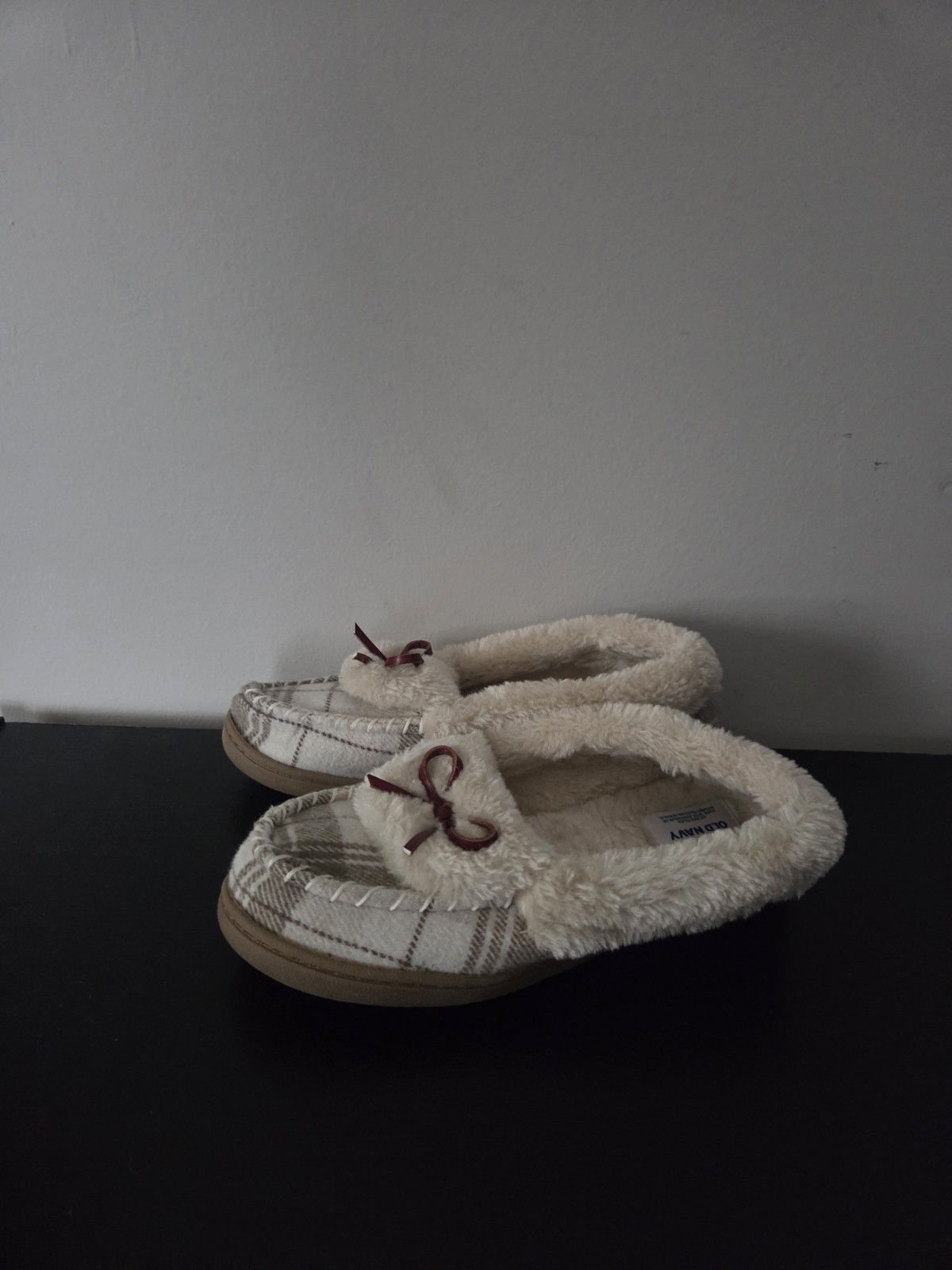 Faux-Fur Trim Moccasin Slippers Old Navy Size 7 Bow Detail Tan Plaid