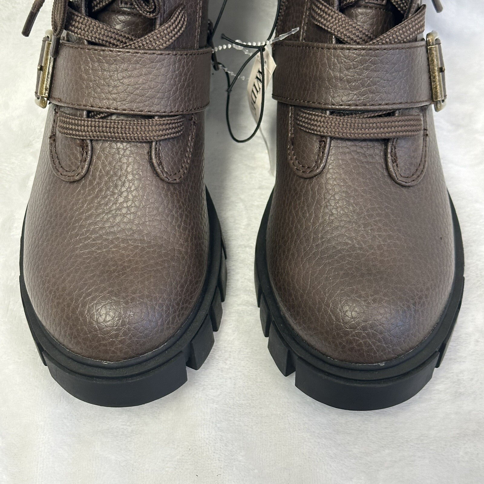 Women’s Seychelles Harley Chunky Lug Lace Buckle Boot Size 7W NWOB