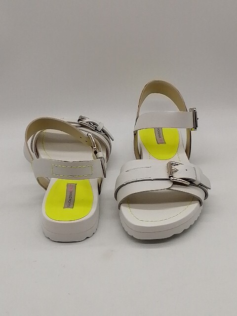 Isaac Mizrahi Womens Sandals Pamela White Leather Buckle Straps Flat Heel 9 NEW