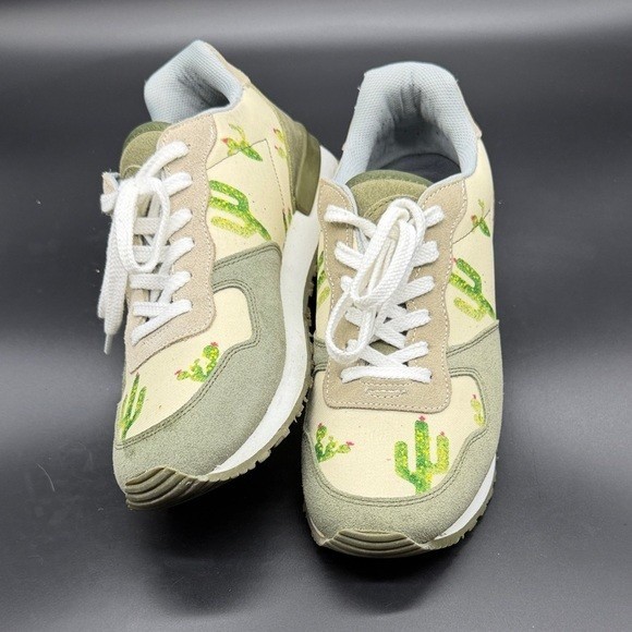 INKKAS Cactus Print Sneakers Women Size 7 US Women 5 US Men Green Tan Lace Up