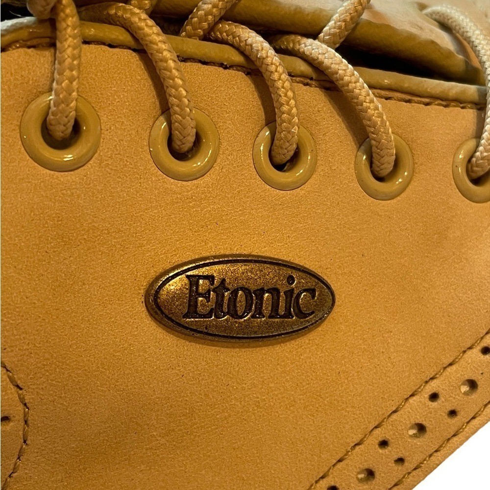 Etonic woman’s leather golf shoes size 7W