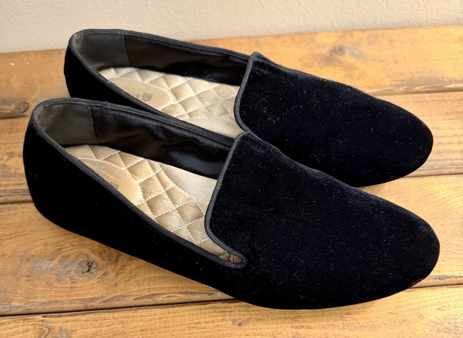 Birdies Black Fabric Slip-On Loafer Flats Quilted Logo Round Toe US 9.5