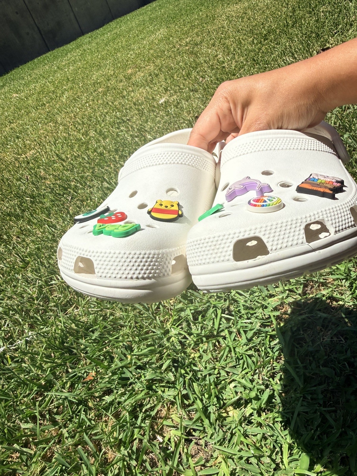 Crocs Classic Clogs Unisex Slip On Men’s 6 Women’s 8 White jibbitz Included