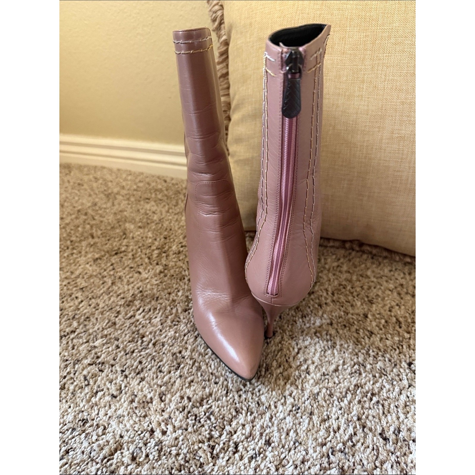 BOTTEGA VENETA Sz 38.5 Leather Sock Boots, pale mauve color, 2.5-3″ heel, Cute!