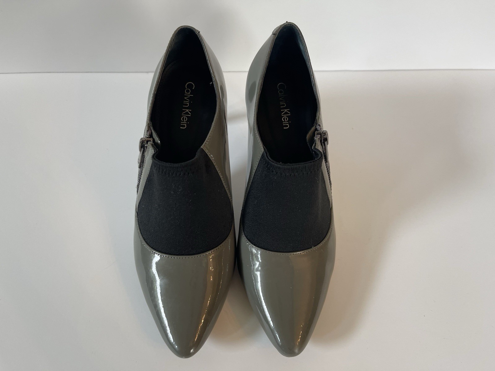 Calvin Klein Women’s Gray Patent Leather Ankle Boots Jalana Heels Zipper Sz 7.5