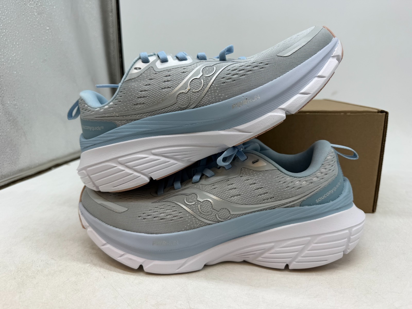 Saucony Guide 18 Sneakers Women’s Cloud Dream Athletic Lightweight Comfort – 8.5