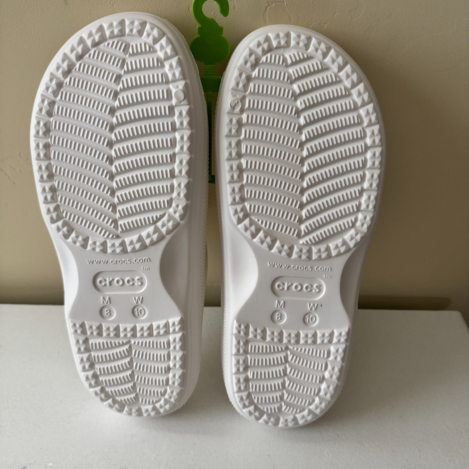 Crocs Unisex Baya Sandal – Sandals men 8 – Sandals women 10