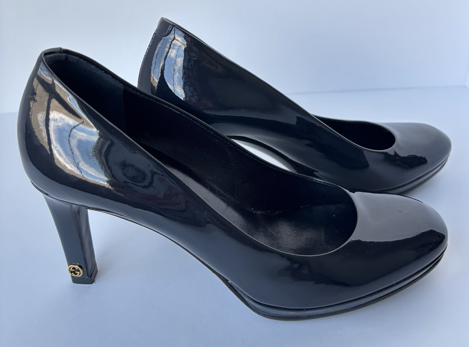 Gucci Dark Navy Patent Leather Round Toe Stiletto Pumps US 6 EU 36 GG Heel
