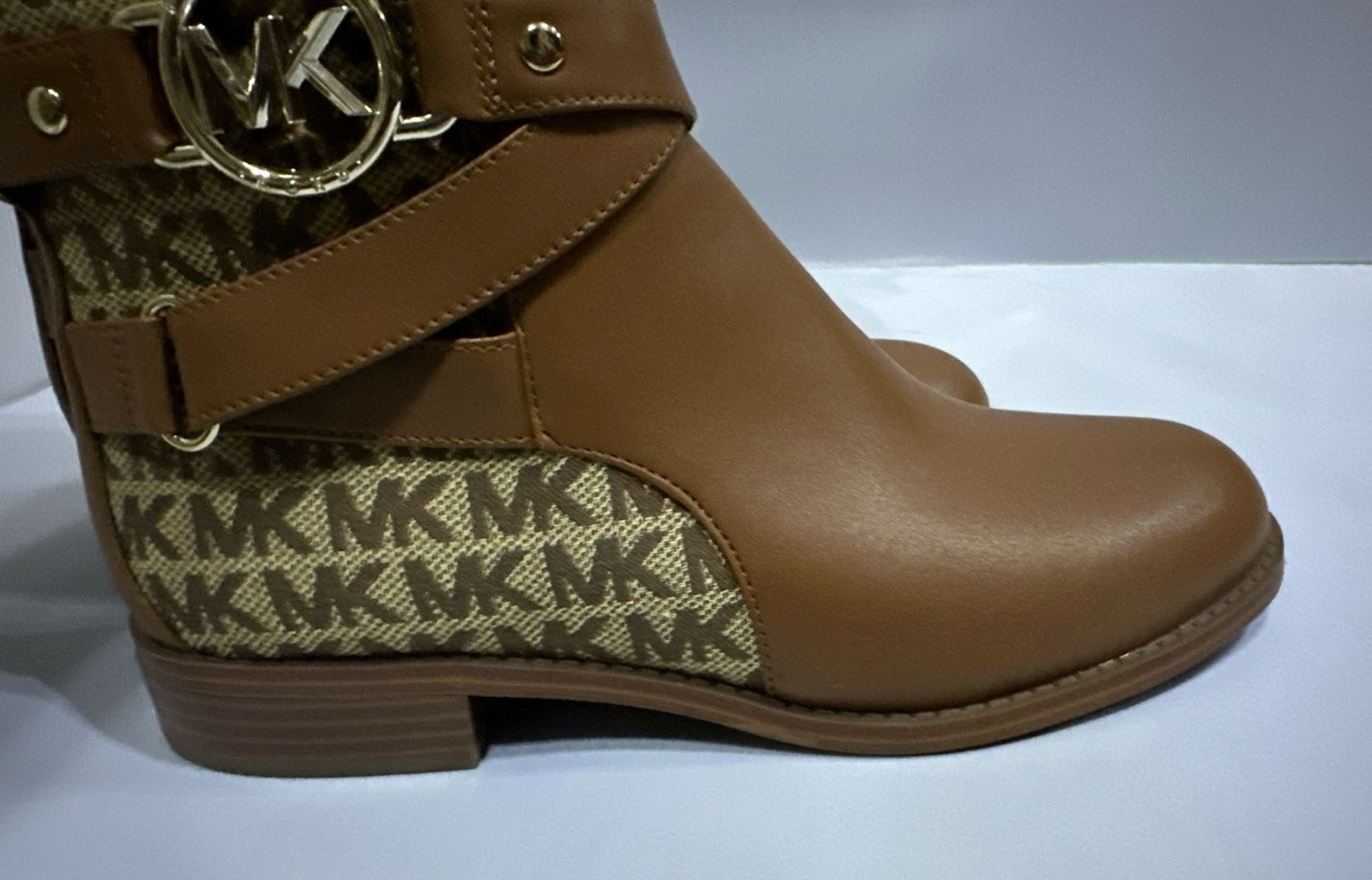 Women Michael Kors Light Brown/ Beige Size 5