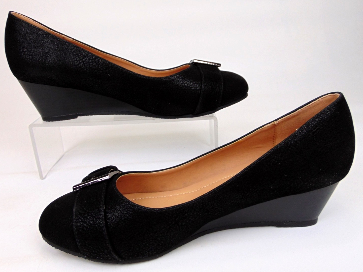 Journee Collection Women’s Graysn Wedge Heel Pumps Size 8.0 WIDE, Black Shoes