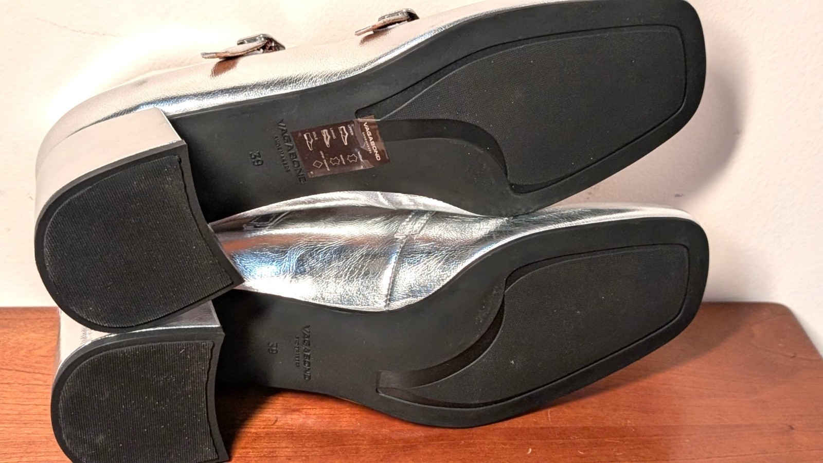 NEW Vagabond Adison Silver Leather Double Strap Mary Jane Pump, Size 39