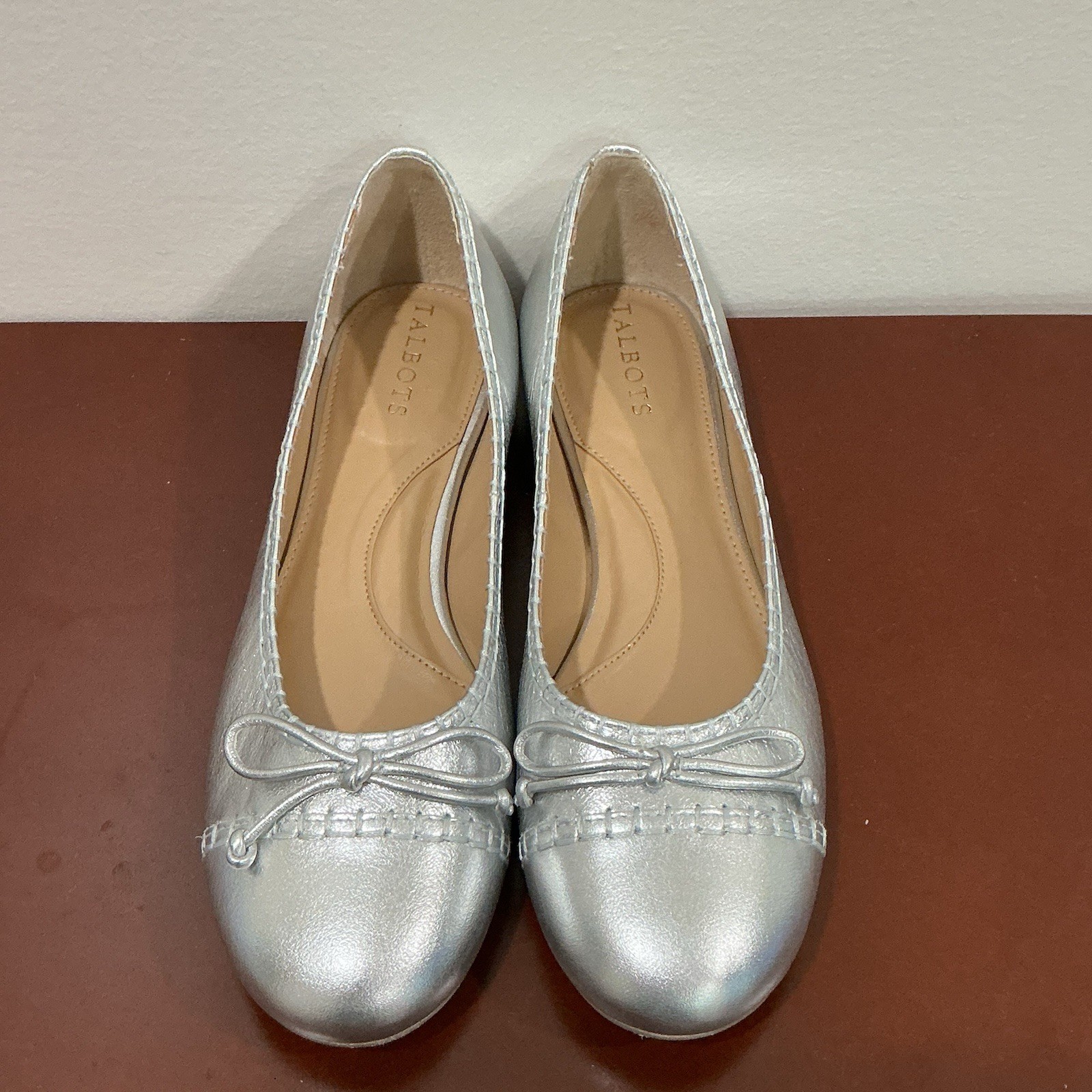 TALBOTS Blair Ballet Flats w/ Bow Metallic Silver 7.5 M Stitched EUC