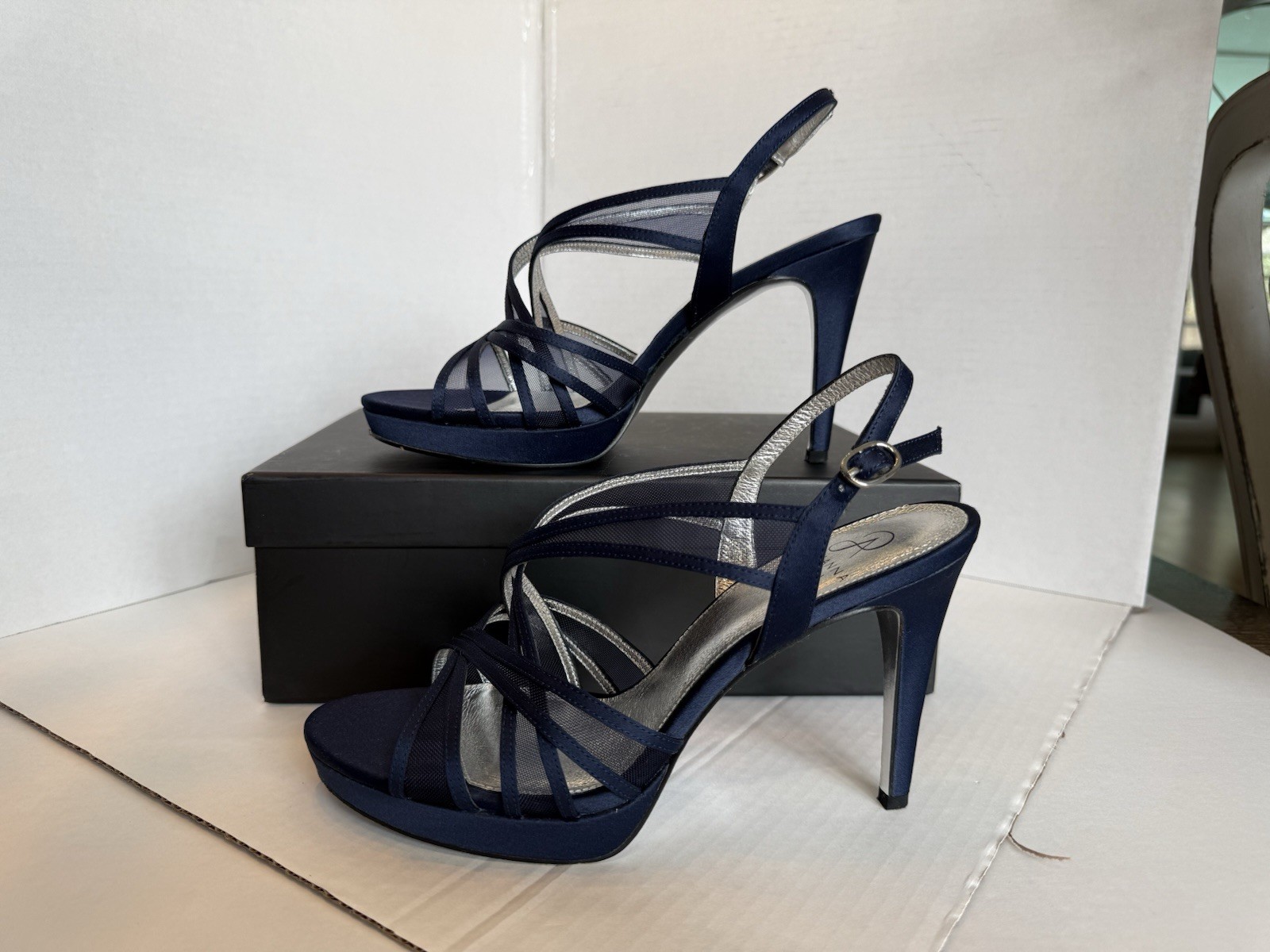 Adrianna Papell Navy Satin Strappy Heels Buckle Open Toe Adjustable Strap 9.5