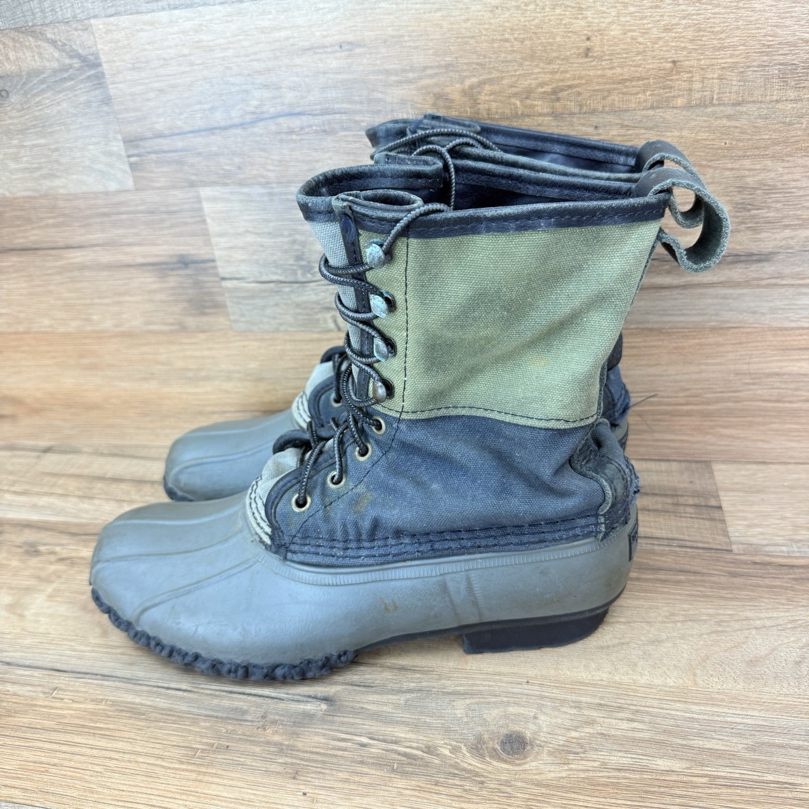 LL Bean Boots Women’s Size 10M Duck Boots Waxed Canvas And Rubber Lace Up Boots