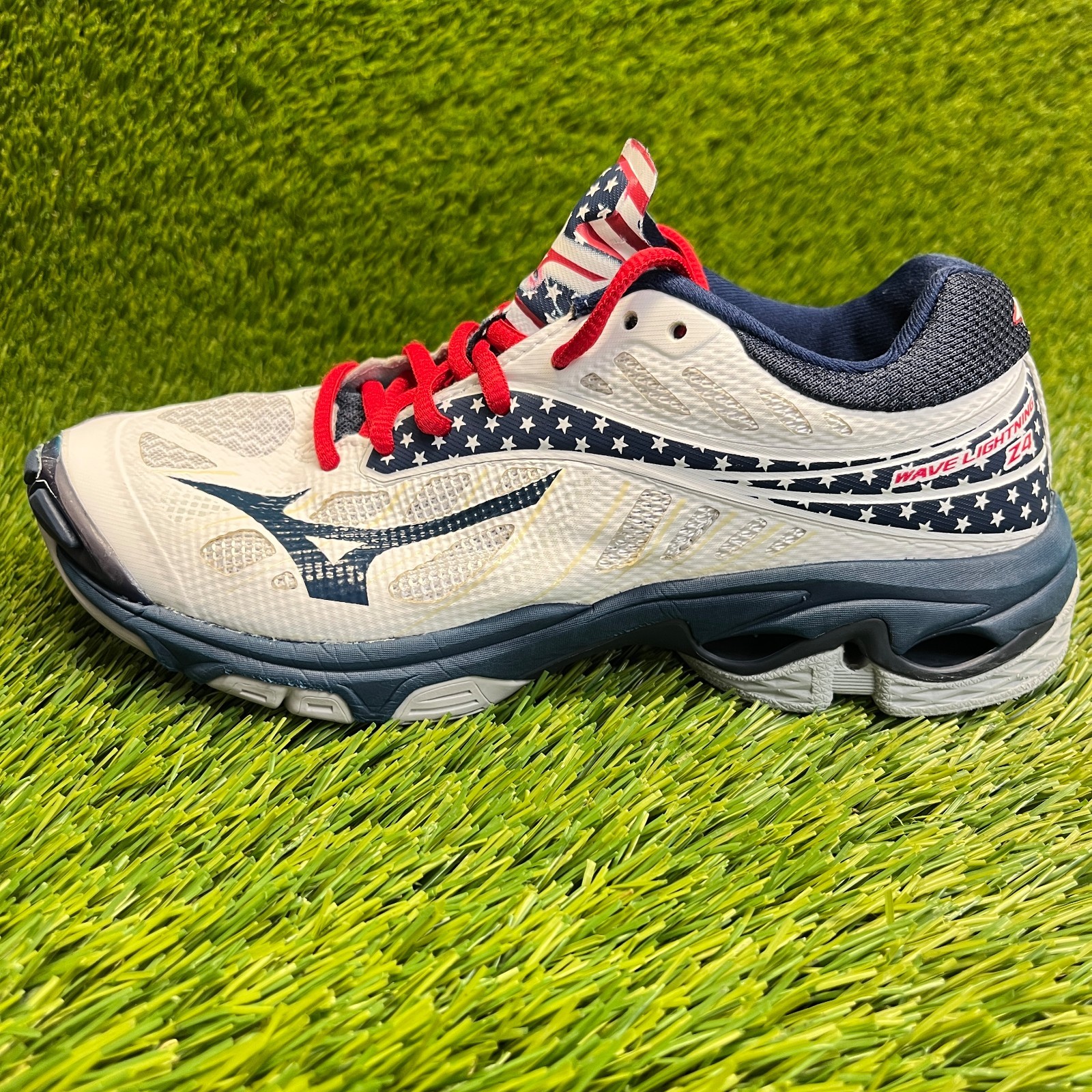Mizuno Wave Lightning Z4 Stars Womens Size 6.5 White Navy Running Shoes Sneakers