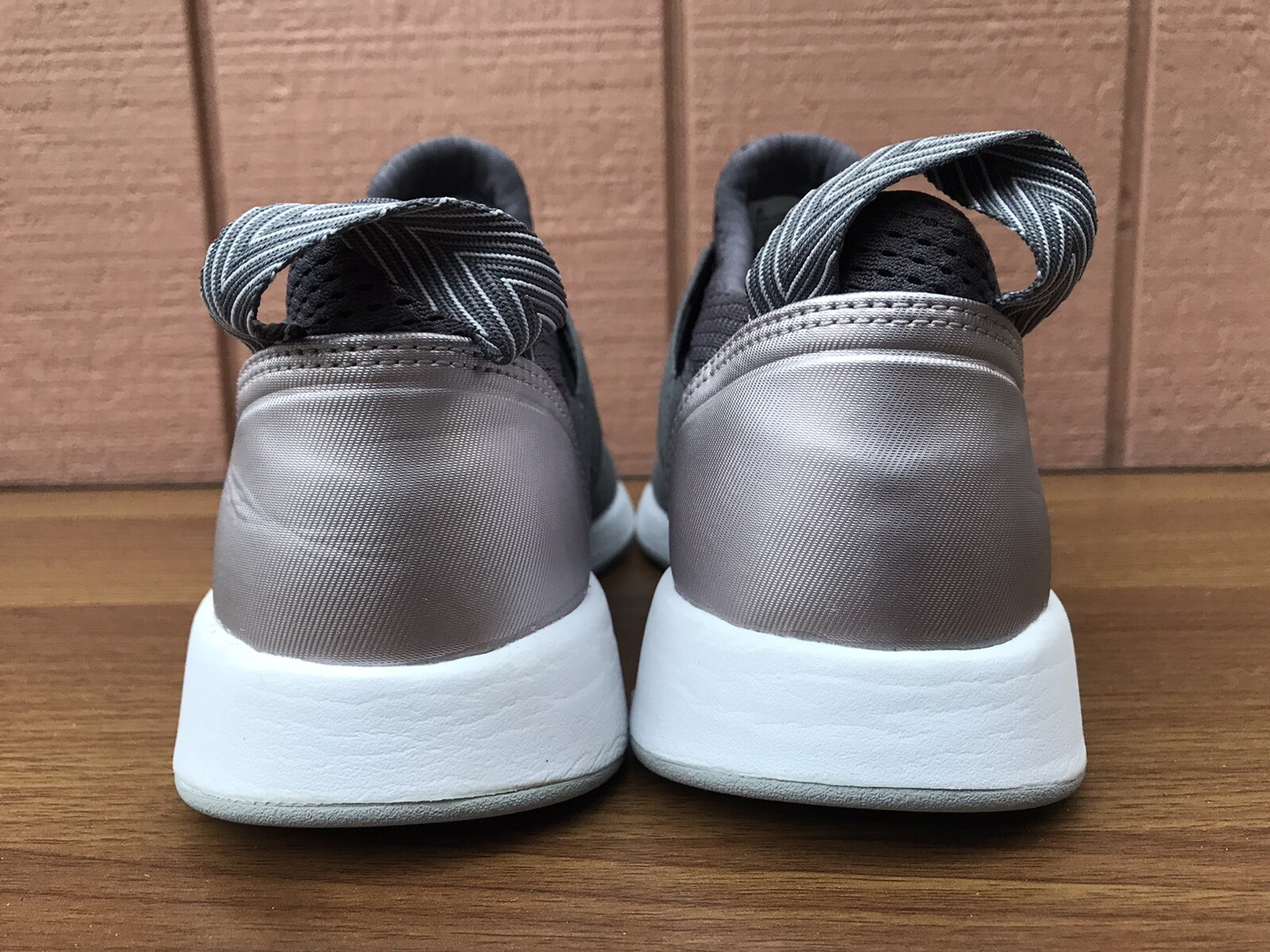 MINT New Balance 420 WRL420 WRL420SF Women US 8.5 B Gray Casual Walking Shoes C7