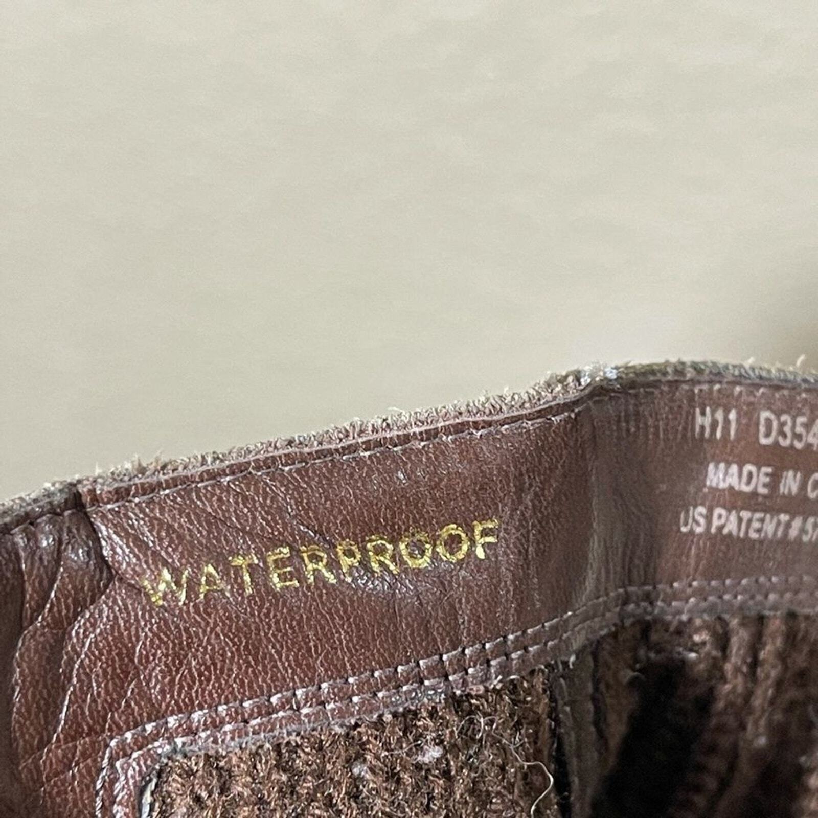 COLE Haan Waterproof Sherpa Lined Size 6.5 Booties