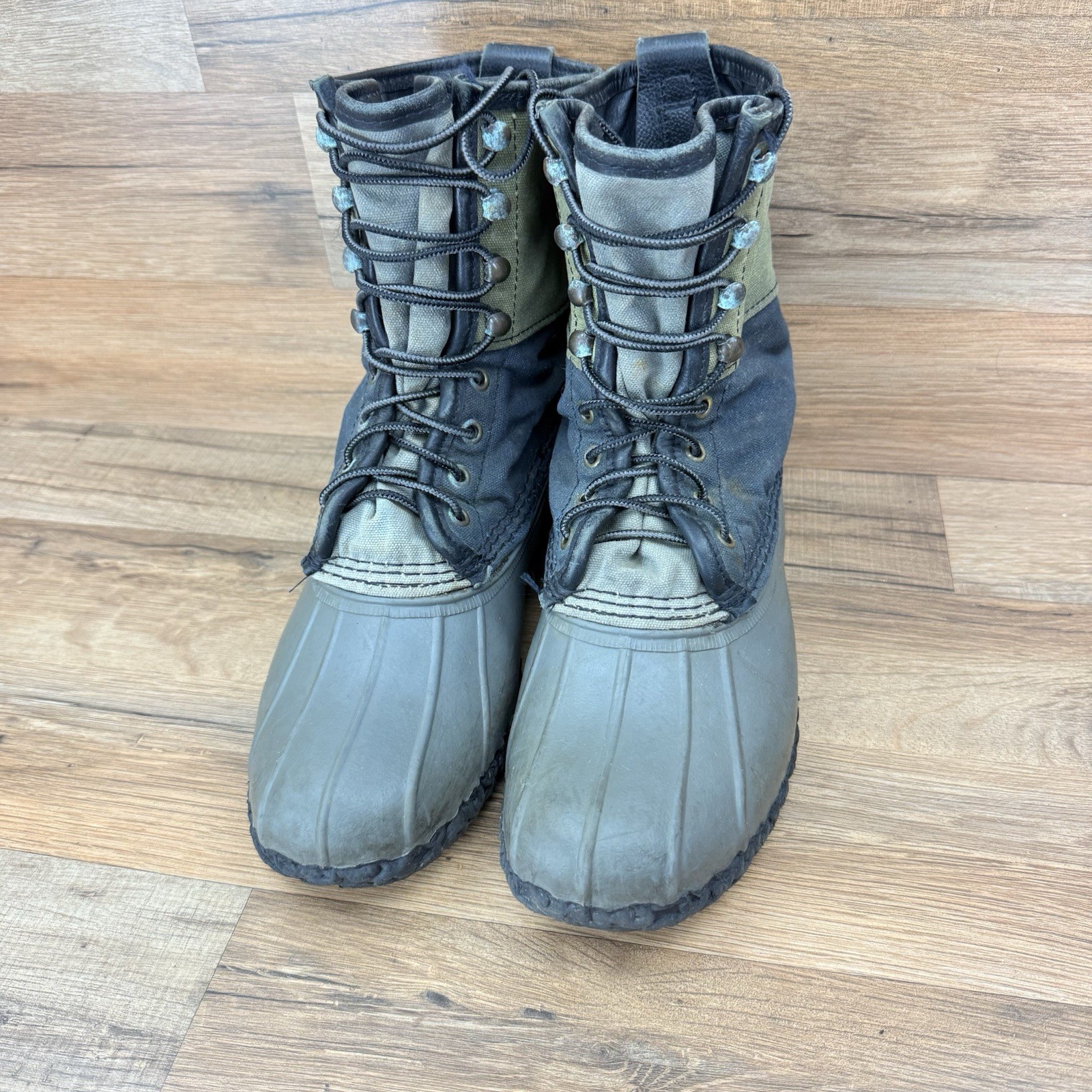 LL Bean Boots Women’s Size 10M Duck Boots Waxed Canvas And Rubber Lace Up Boots