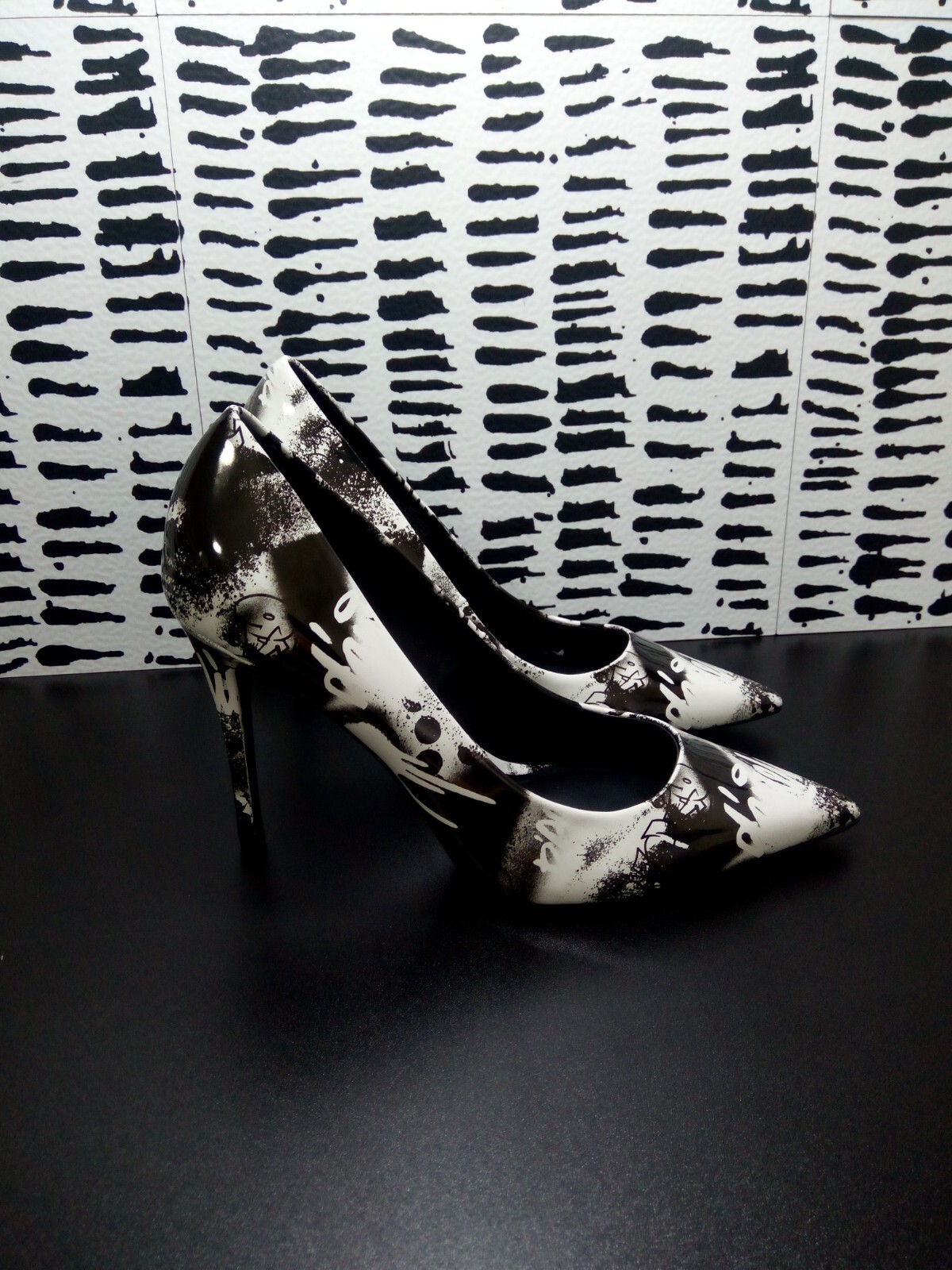 D’Amelio Footwear Karyenaa Graffiti Print Patent Pumps Size 9M