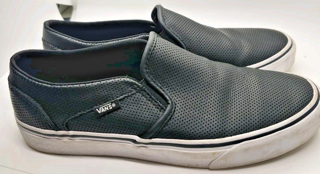 VANS Classic Slip-On Black Leather Skater Slip on Vans Womens Size 10 men 8.5