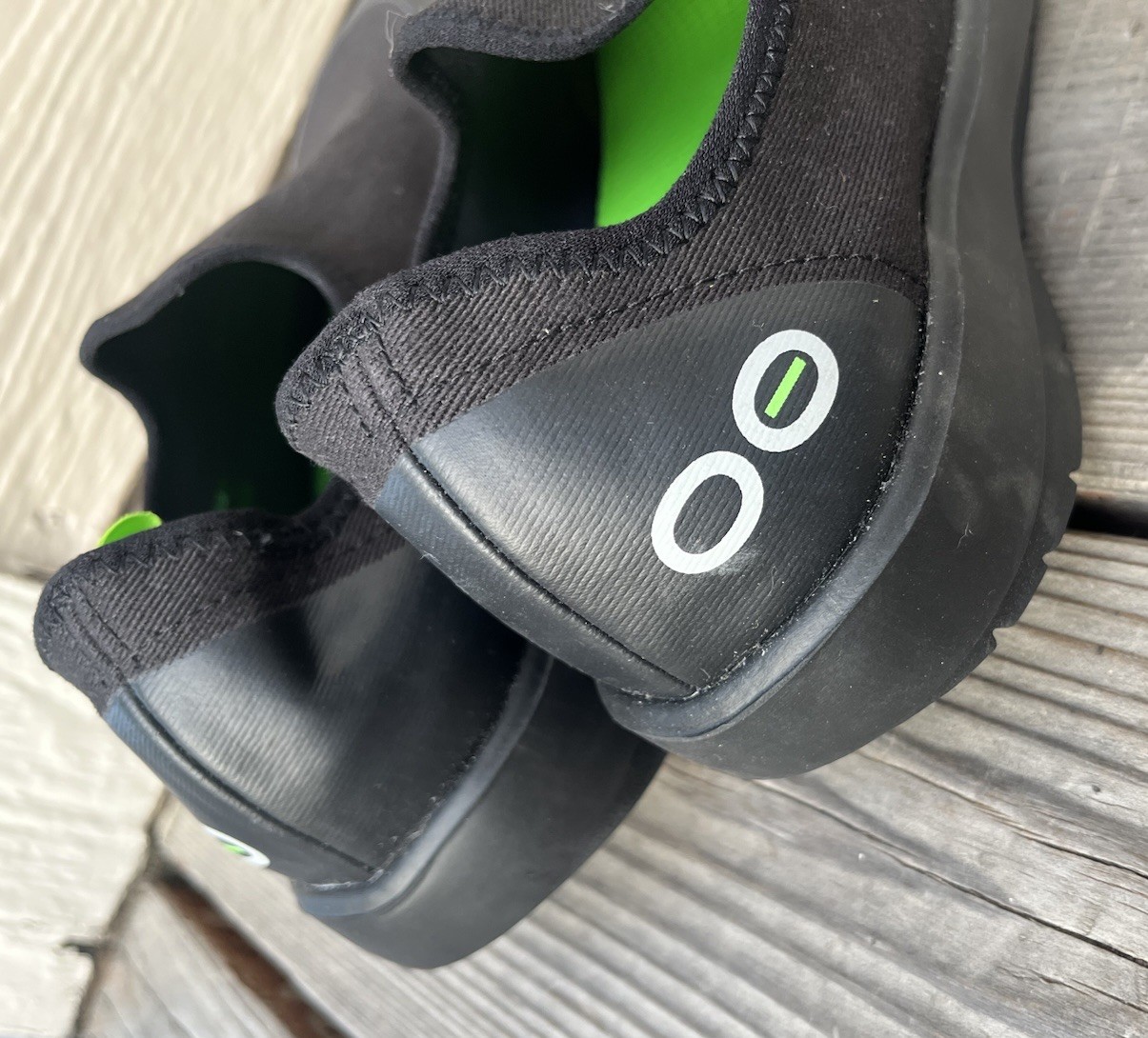 OOFOS OOmg Eezee Low Women’s 7 Slip On Recovery Shoes – Black/Black