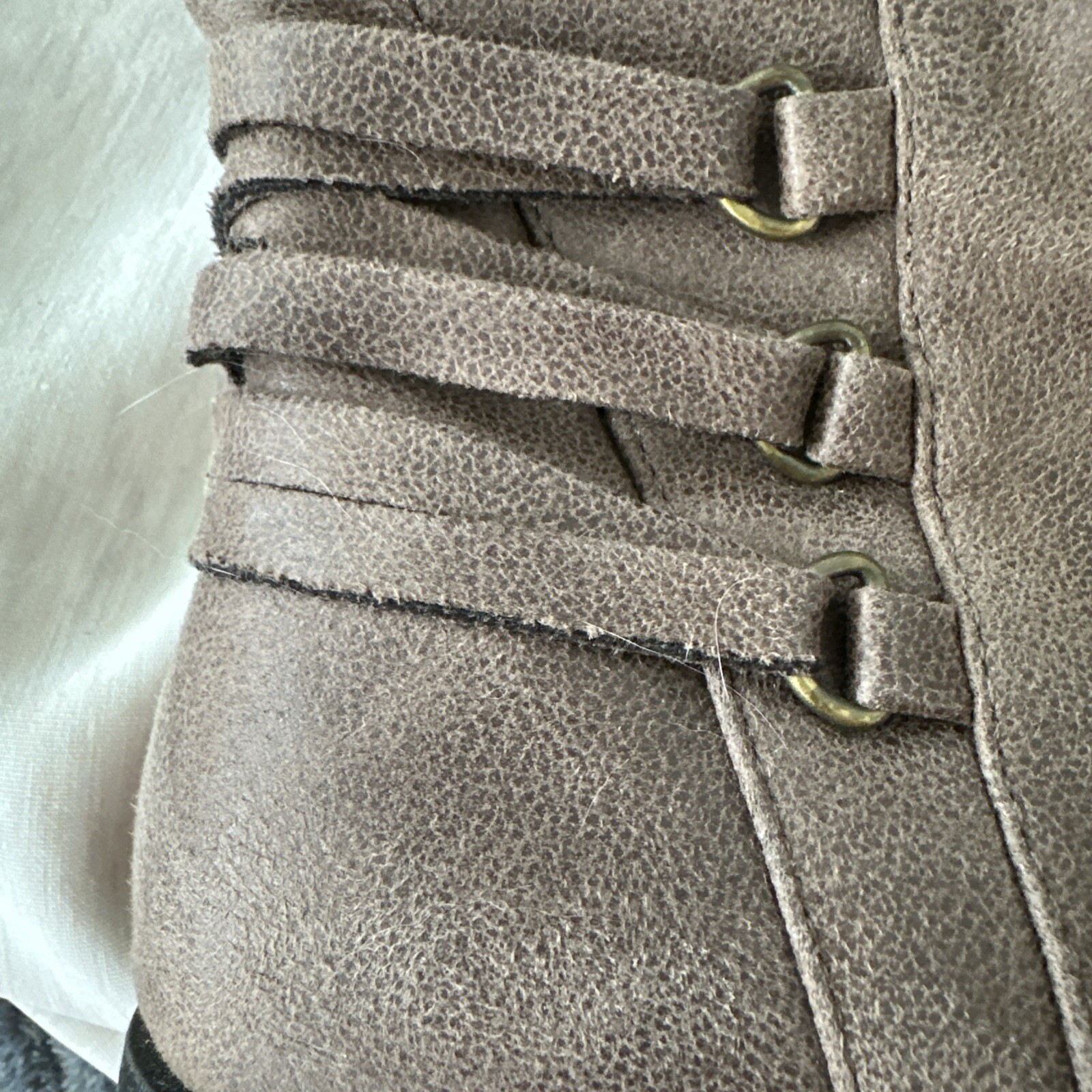 Baretraps Knee High Boot Mushroom Color Womens Size 6M With Stretch Calf Zip