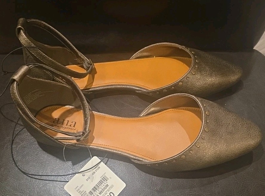 A.n.a Ana Darell Women’s Bronze Pointed Closed Toe Ballet Flats 9.5M
