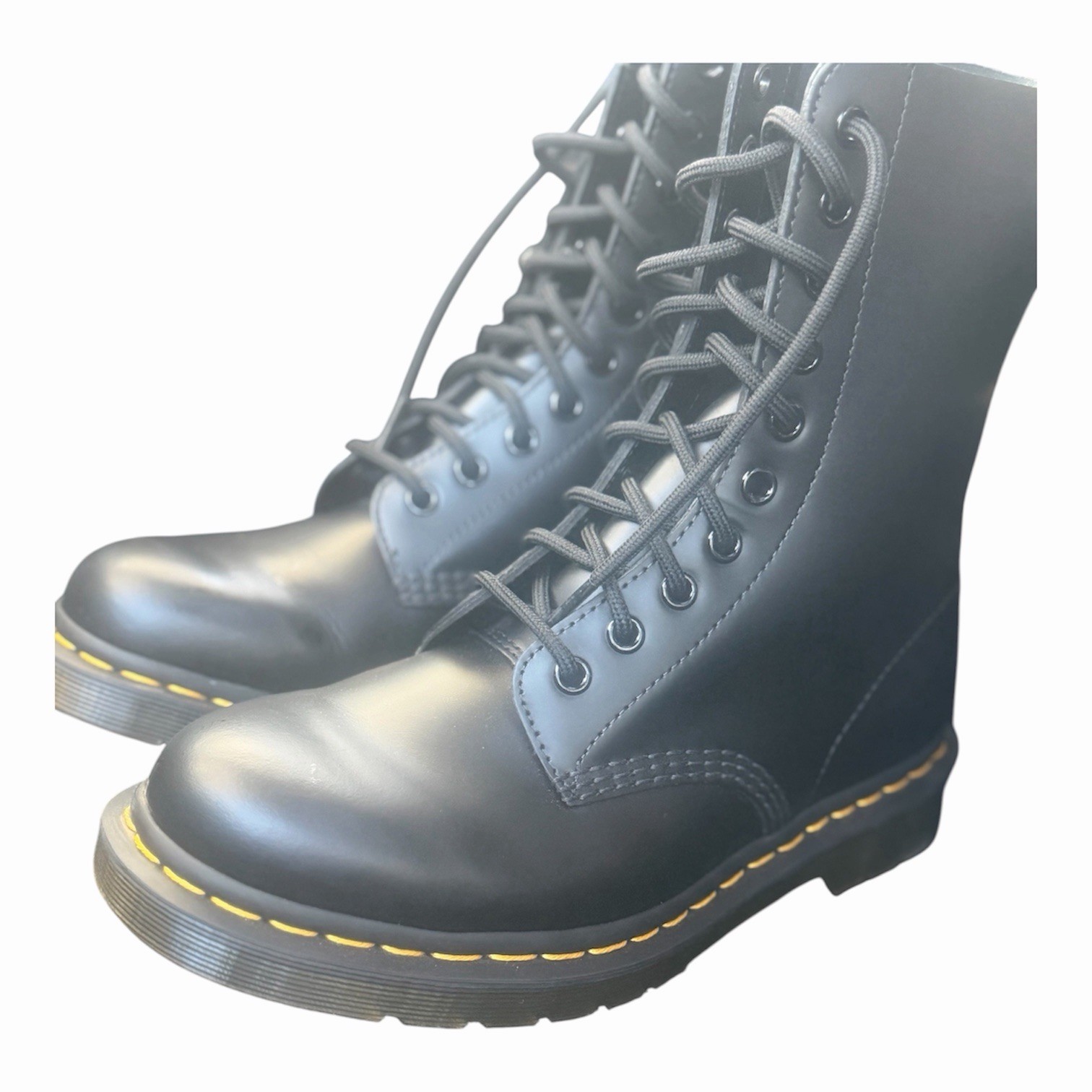 Dr. Martens 1460 Women’s Original Smooth Leather Lace Up Boots – Black, Size 8.5