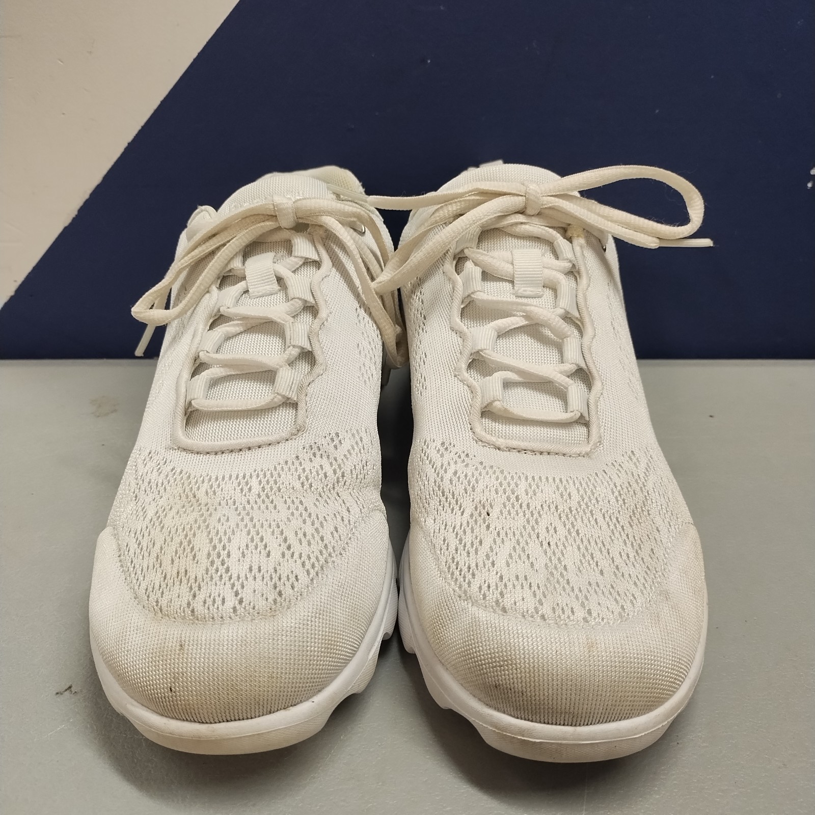 Propet Travelactiv Sneakers Womens US 10D White Embroidered Logo Lace Up W5102