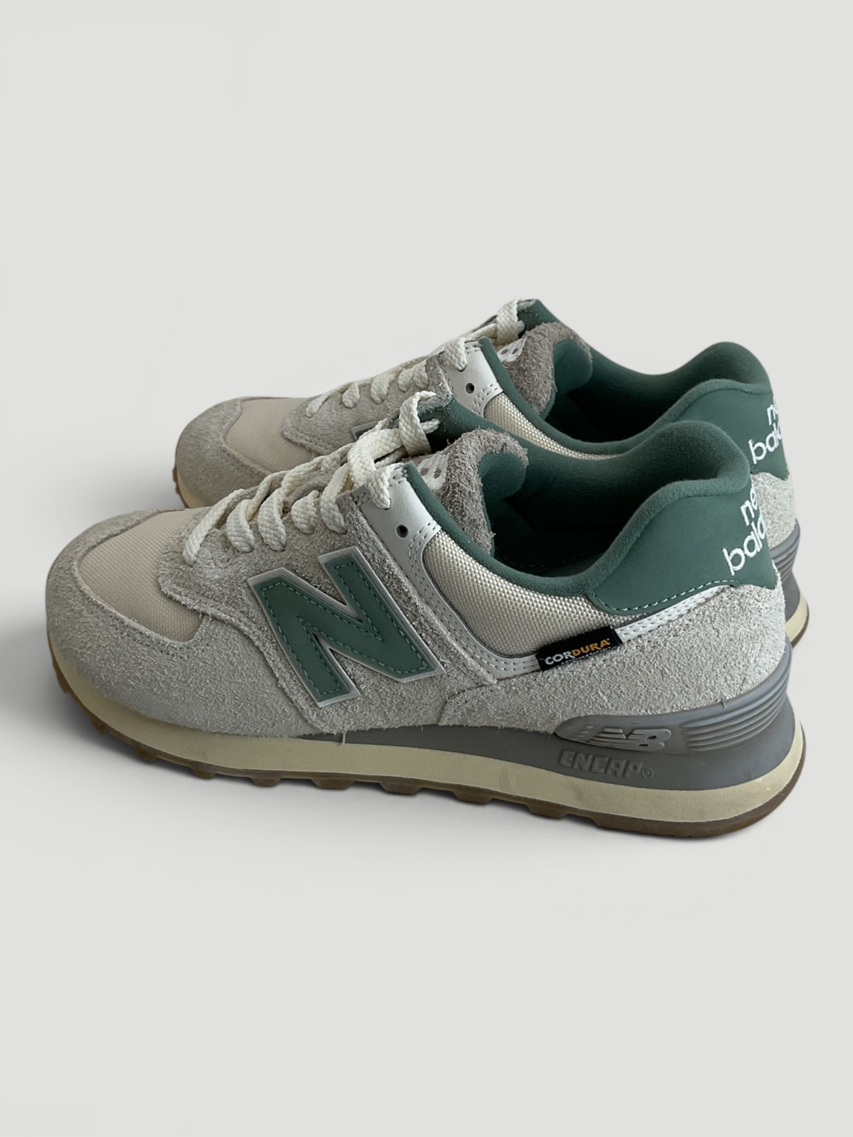 New Balance 574 Women’s Size 8 D (Wide) Calcium/Spruce Running Shoe (Wrong Box)