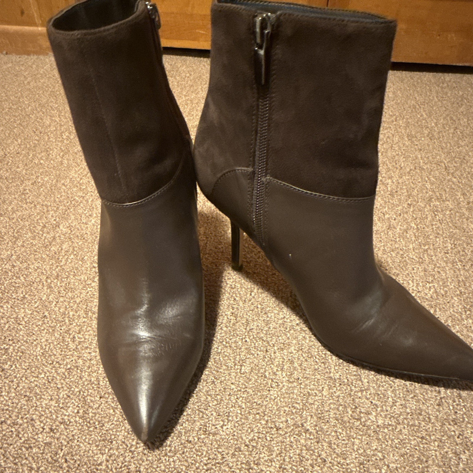 Nine West Women’s Brown Pointed Toe Zip Ankle Bootie Faux Leather 7.5