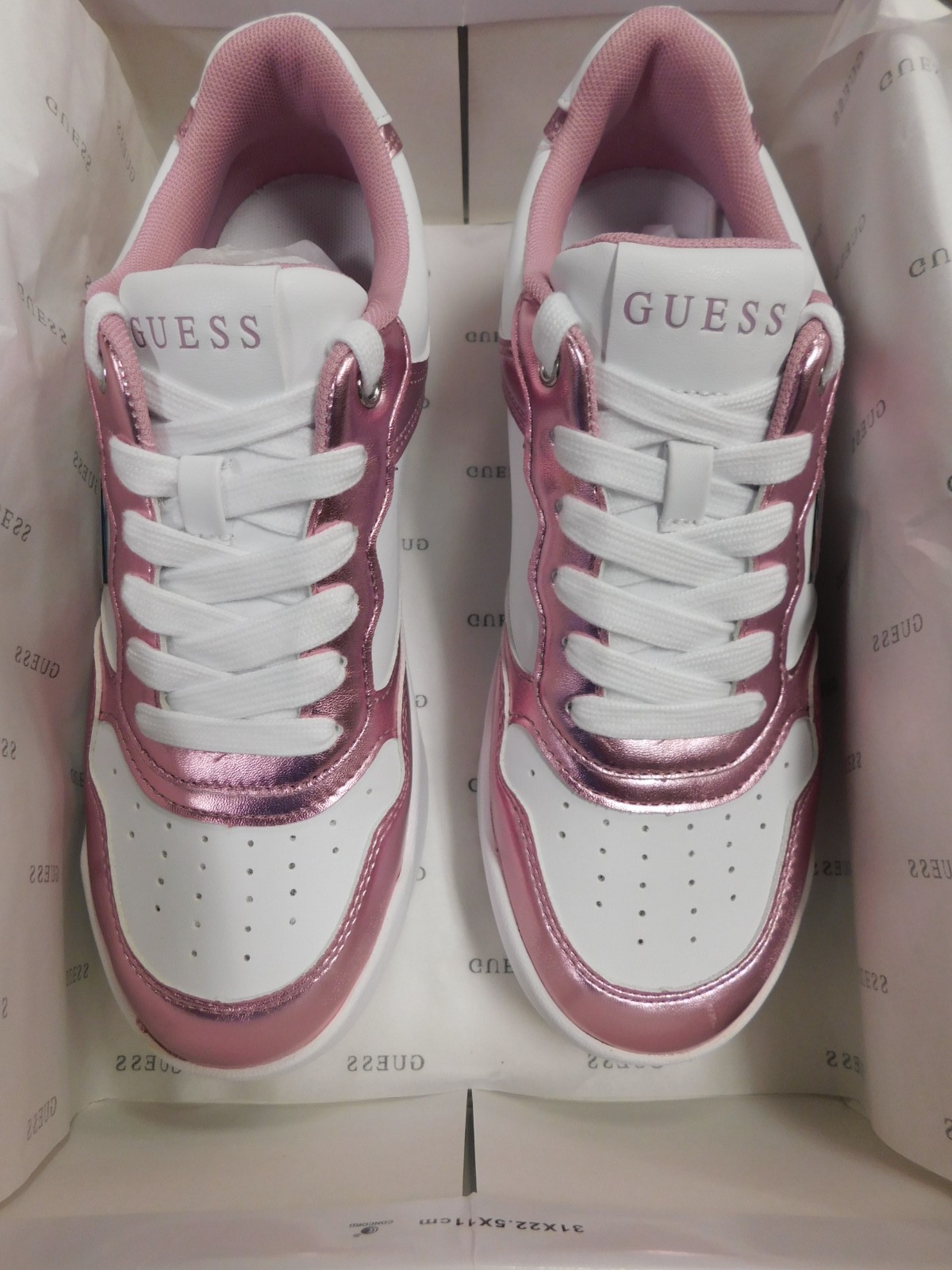 Guess Womens Miram Sneaker Size 9M White/Pink 143-Box Damage