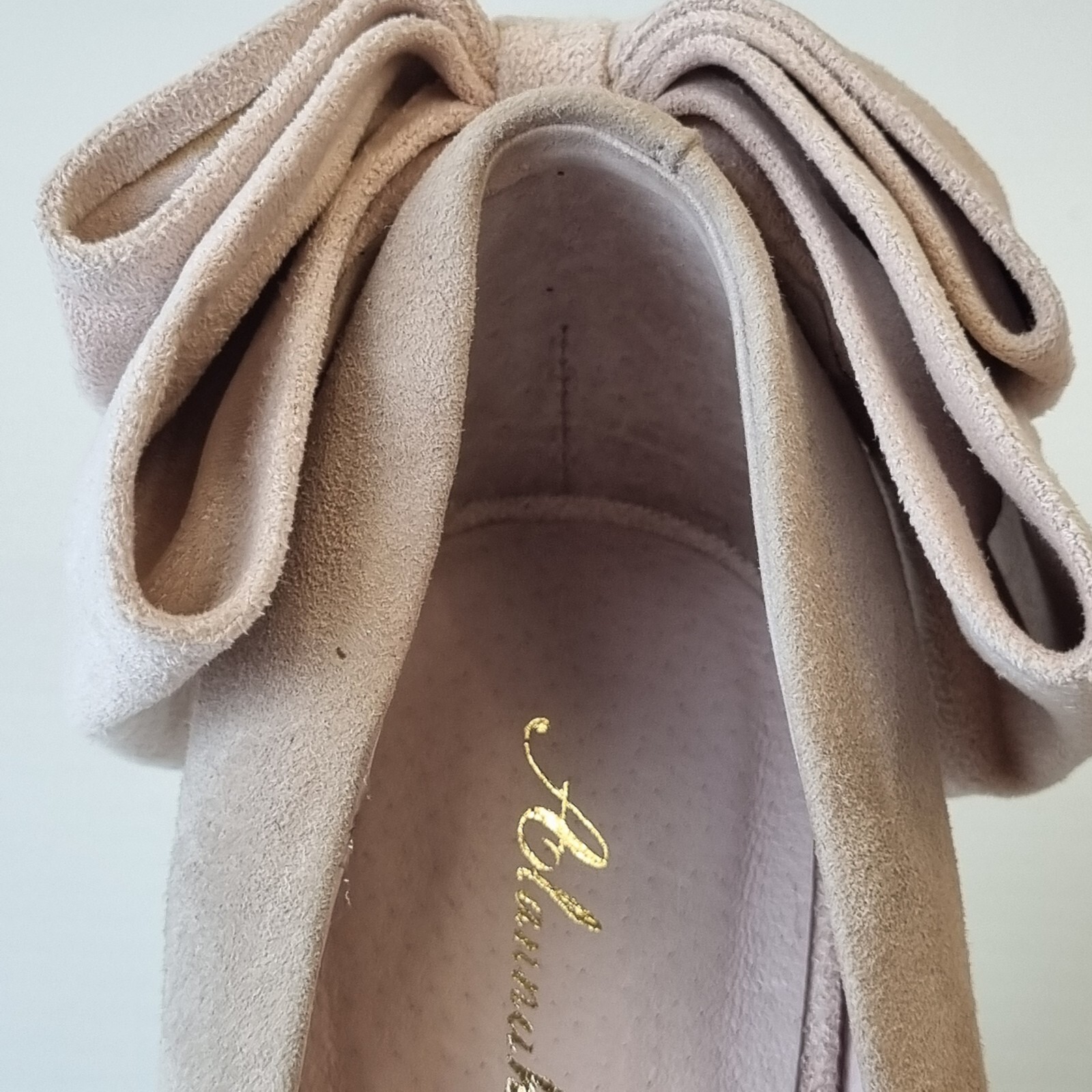 Vintage Alannah Hill Nude Suede Bow Heels AU 6 EU 37 Romantic Winter Bridal Glam
