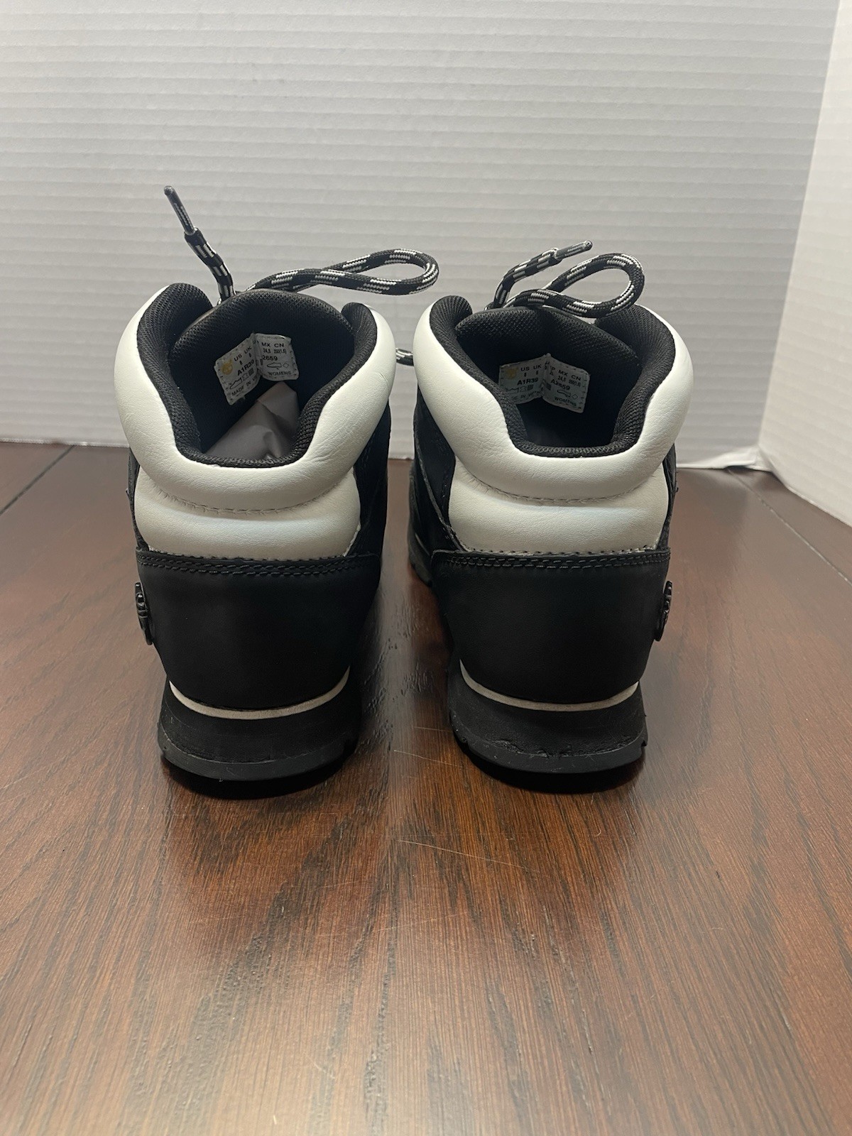 Timberland Euro Sprint Mid Hiker Boot A1R39 Women’s Size 8 Black White Trim
