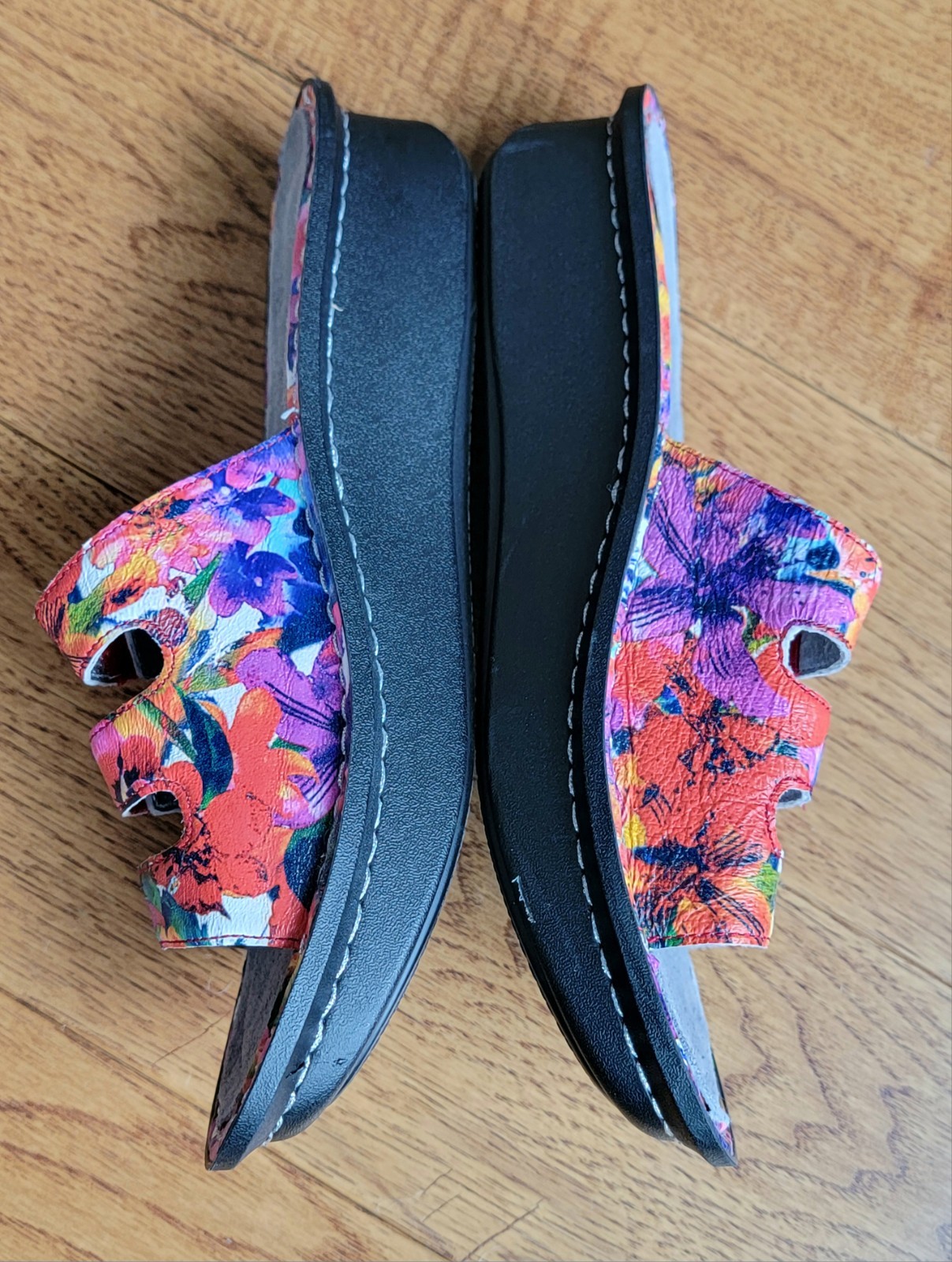 Alegria Fiona Sandals Women’s 39 US 9 Iris Floral Triple Strap Wedge Slip-On