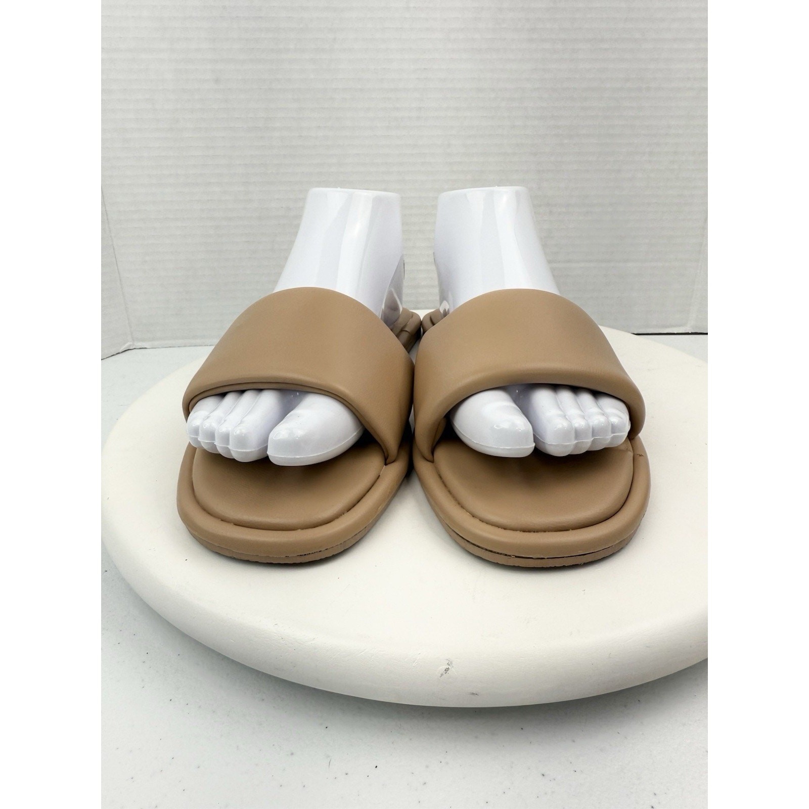 Olivia Miller Power Play Womens Size 8.5 Nude Slip On Slide Sandals Flat Shoes