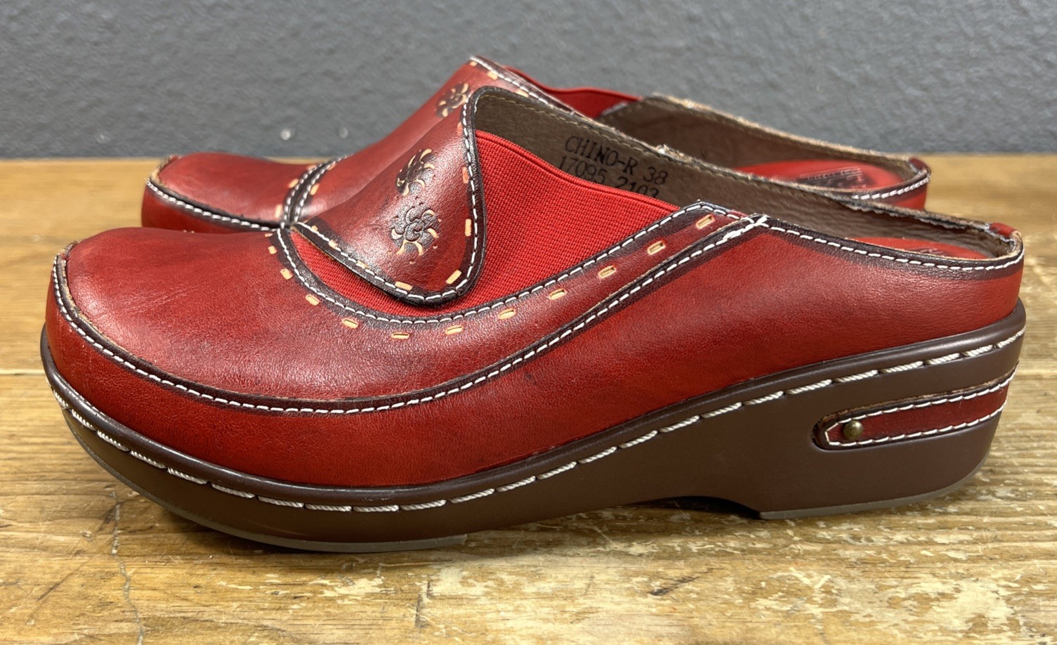 Spring Step Chino Clogs Mules Womens 7-7.5 US – 38 EU Red Hand Painted Leather