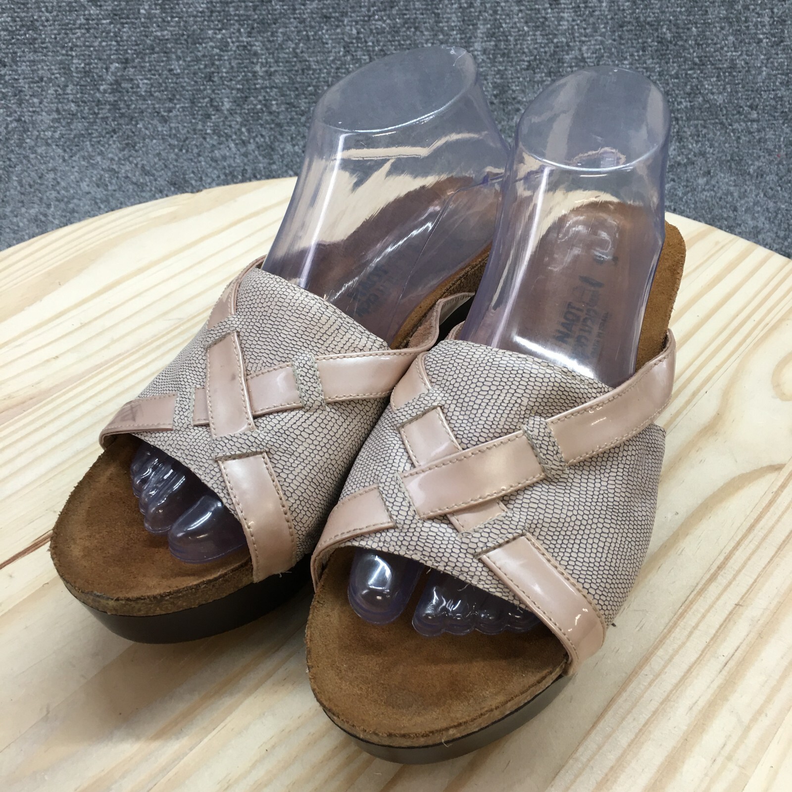 Naot Platform Wedge Sandal Womens 40 Beige Eva Open Toe Slide Patent Leather