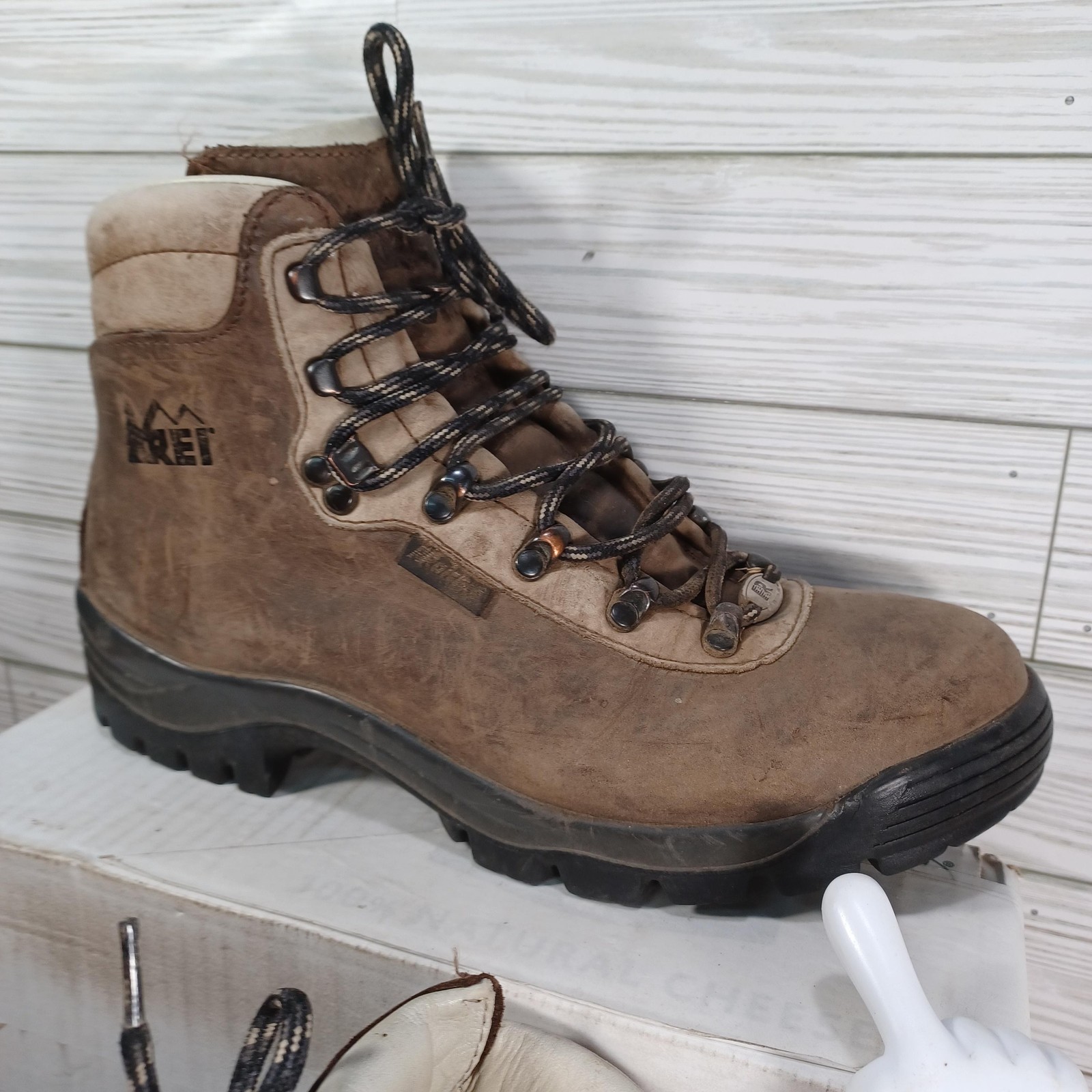 Vintage Raichle REI Boots Womens 9.5 M Distressed Mountaineering Made Hungary