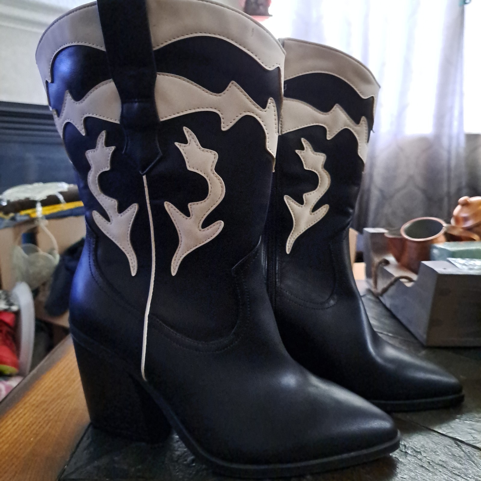 Womens «Torrid» Embroidered Western Bootie.Size-8.5WW.Black and White.3.5in.heel