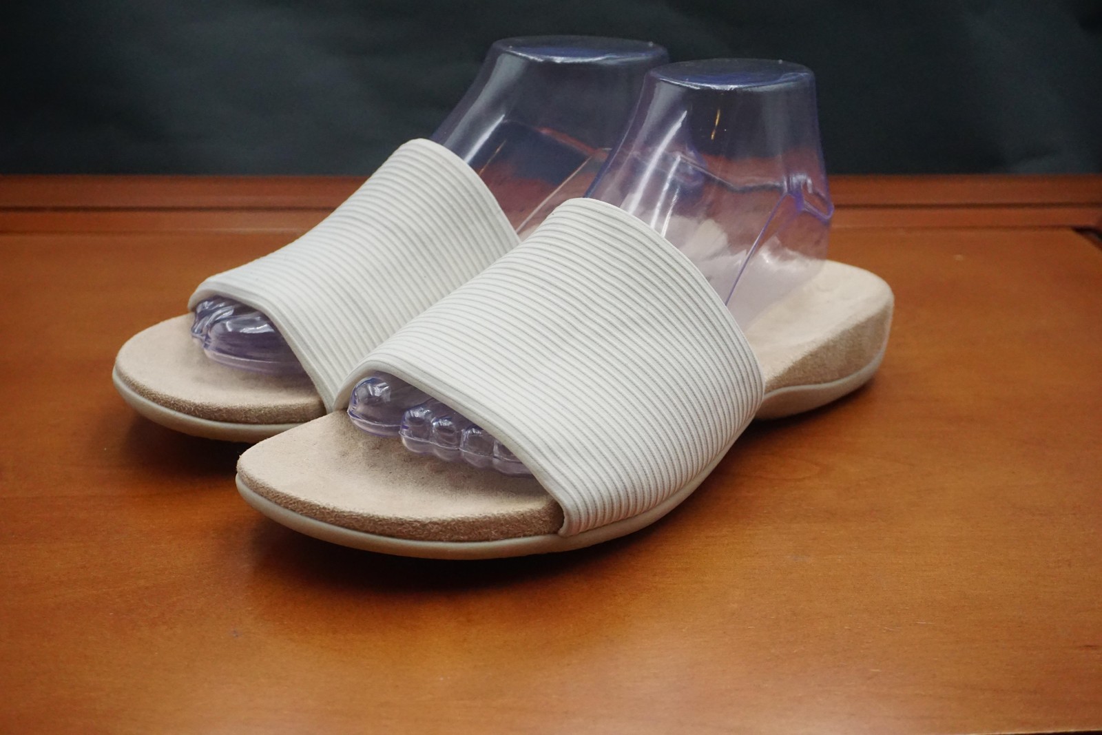 Vionic Renie Knit Sandals Womens Size 9 Beige Slide Cushioned Arch Support