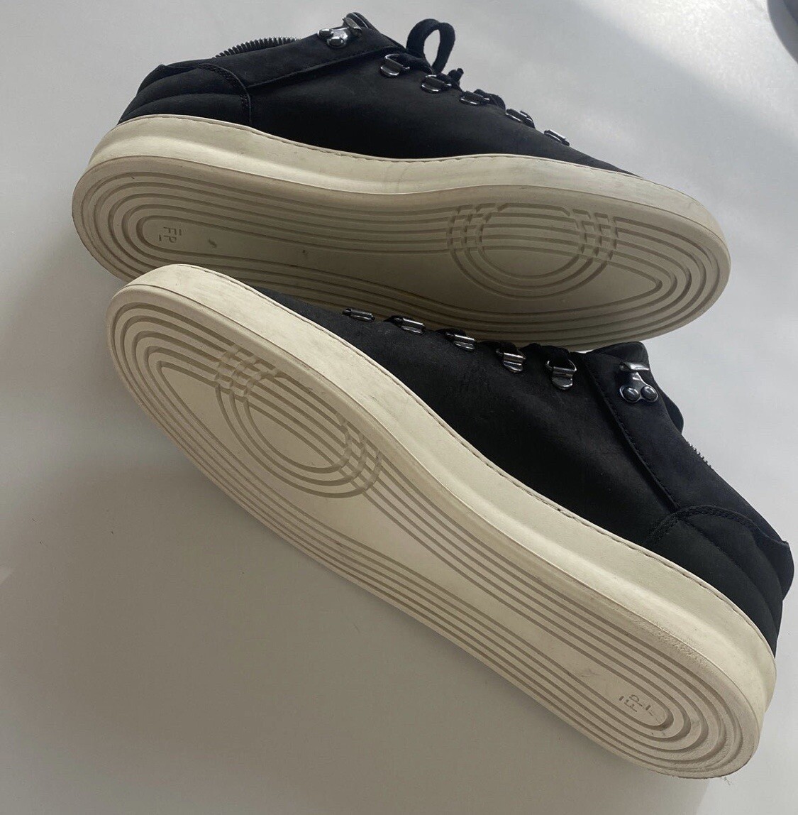 Filling Pieces classic low top black sneakers Size 8.5