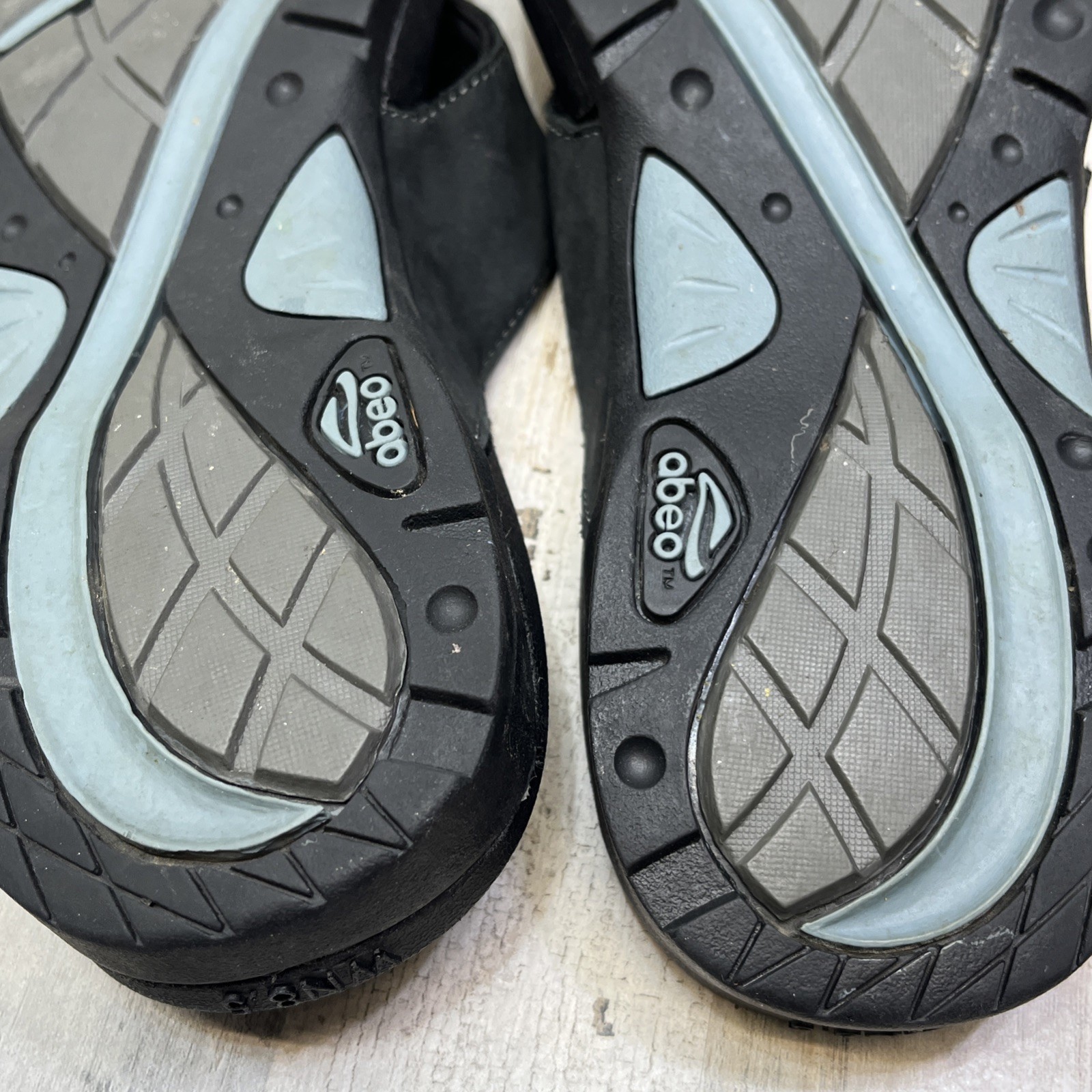 Abeo Balboa W400 Sandals Flip Flops Thongs Women’s Sz 8.5N Leather/Textile Black