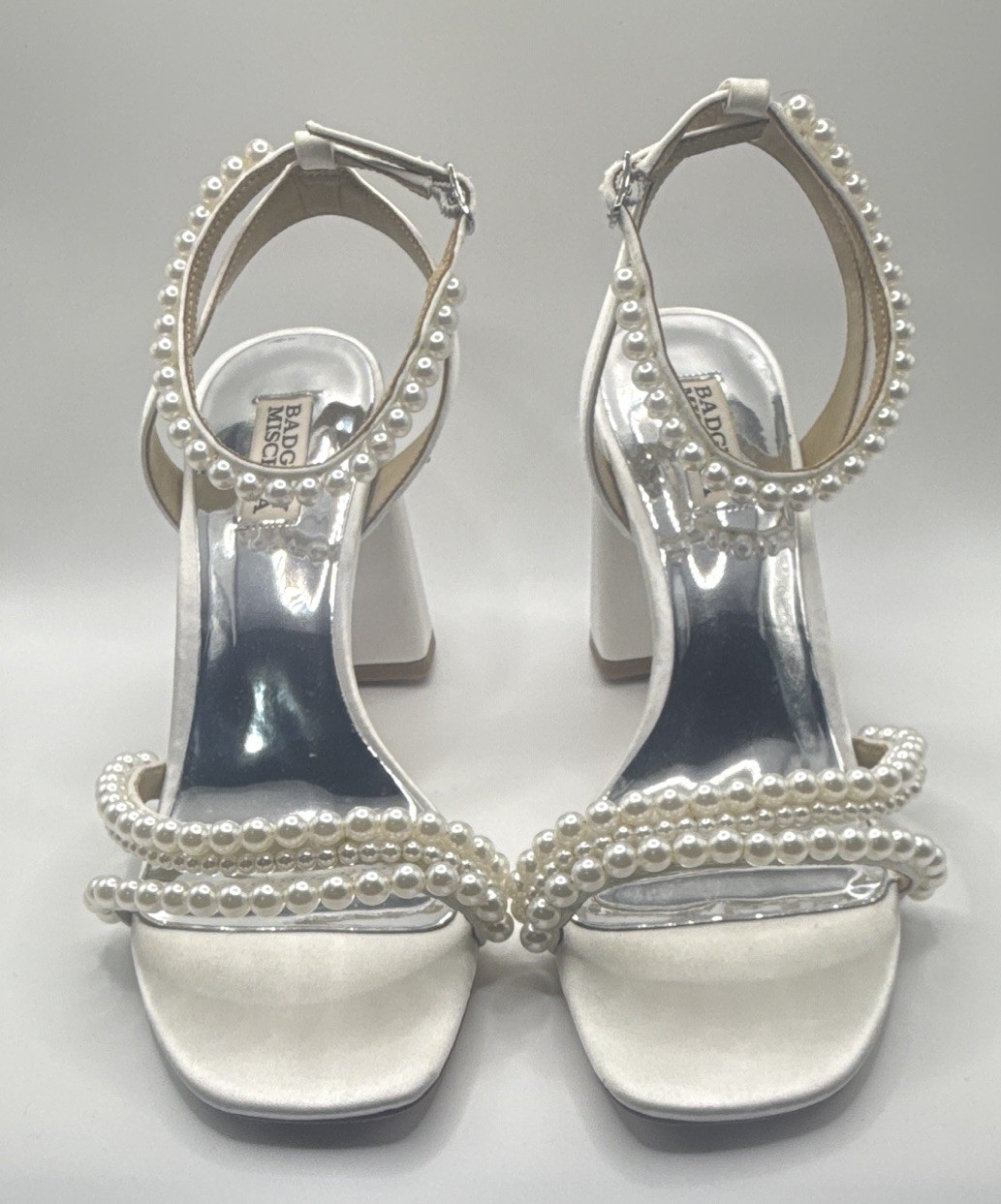 New No Box Badgley Mischka Feisty Pearl Ankle Strap Heels Size 9