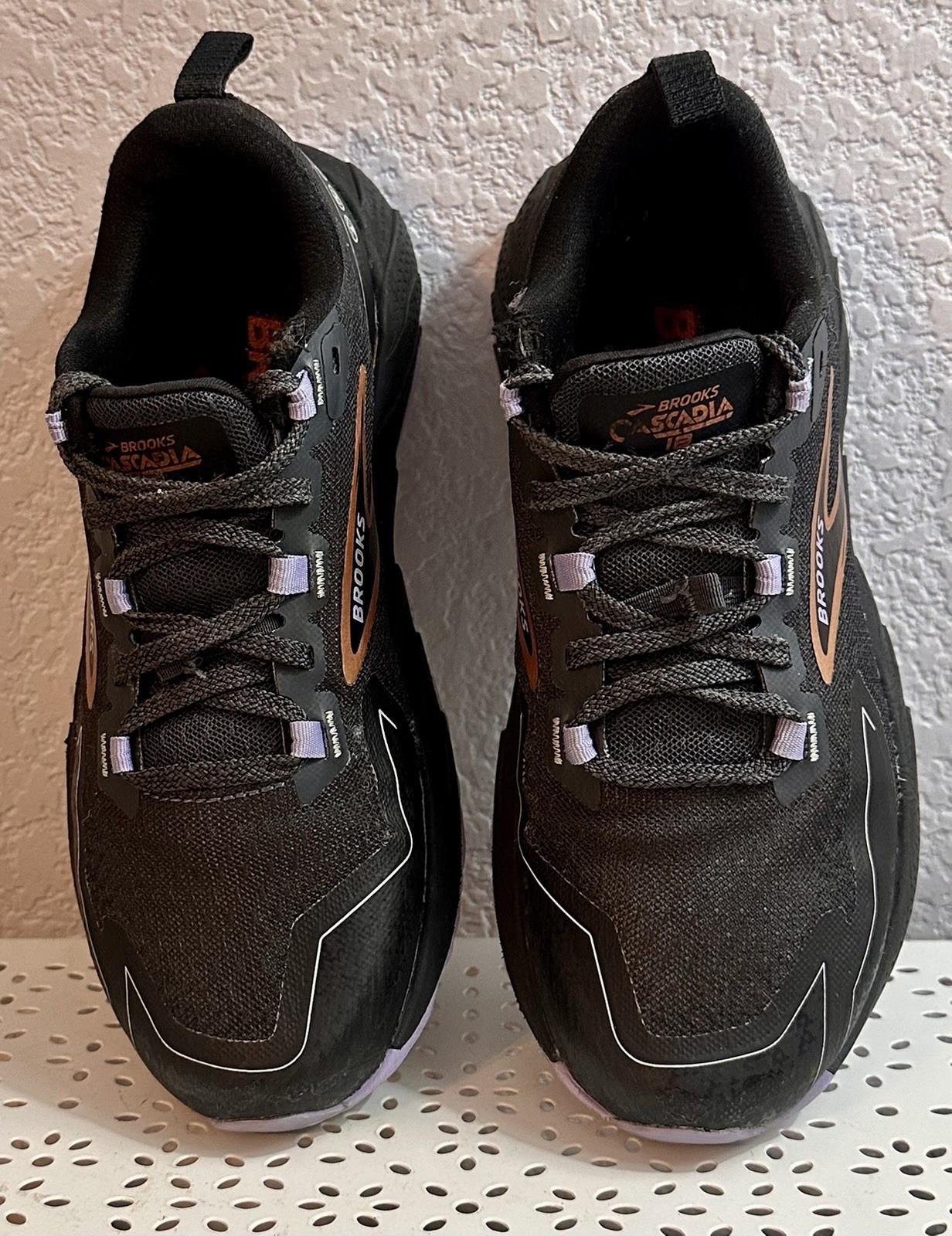 Brooks Cascadia 18 Women’s Trail Running Shoes Black Purple Size 6.5 VGUC