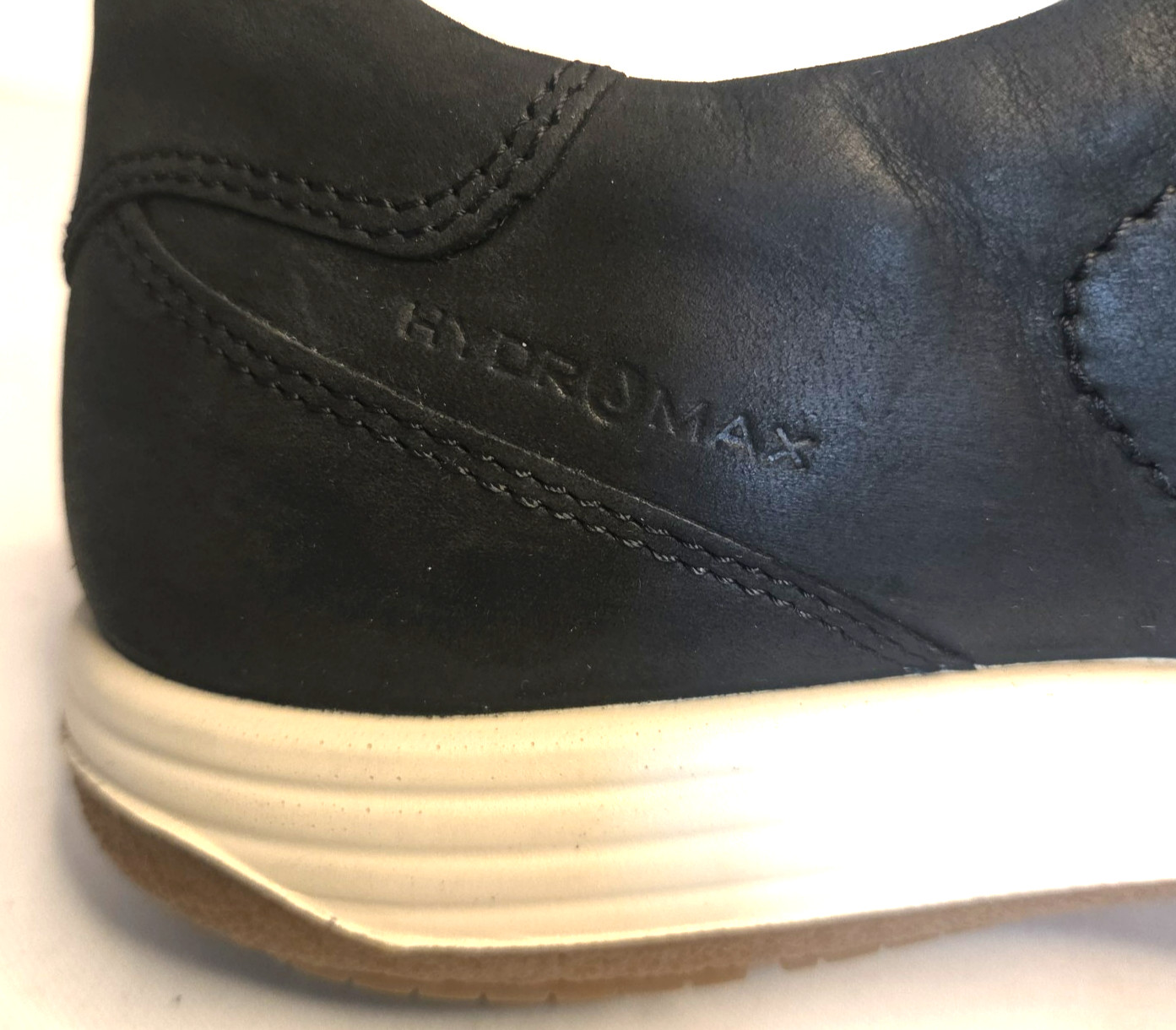 Ecco Women’s Chase II Hydromax Sneaker 42 EU 11-11.5 US Black Nubuck Leather