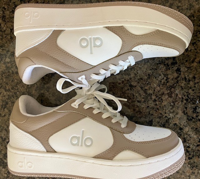 NEW Alo Recovery Mode Sneakers Size M 6.5/W 8.0 Gravel/White