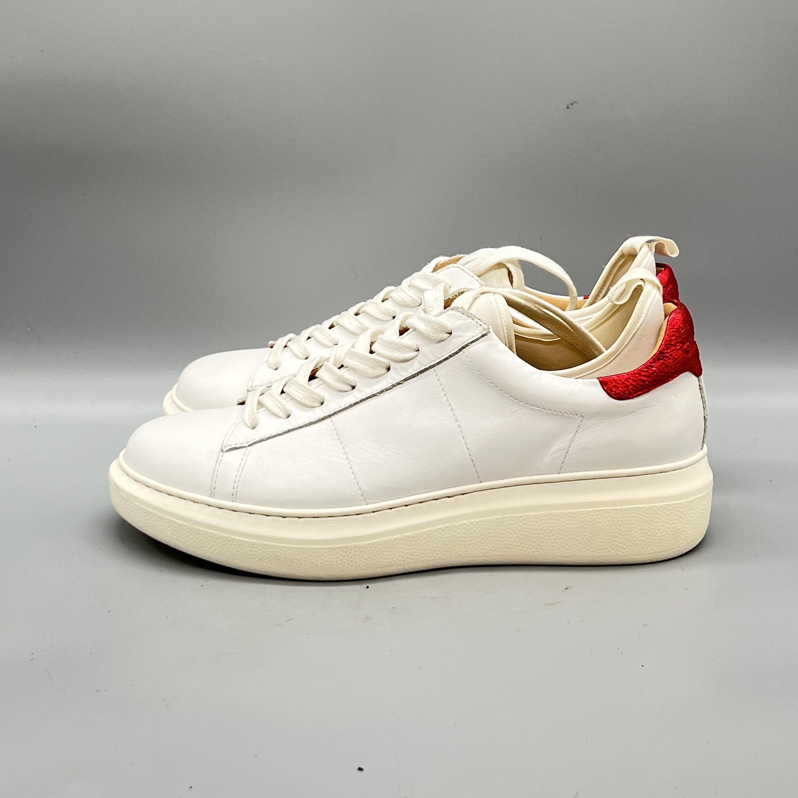 GREATS Shoes Womens 9 White Leather Royale Low Top Platform Sneakers Comfort