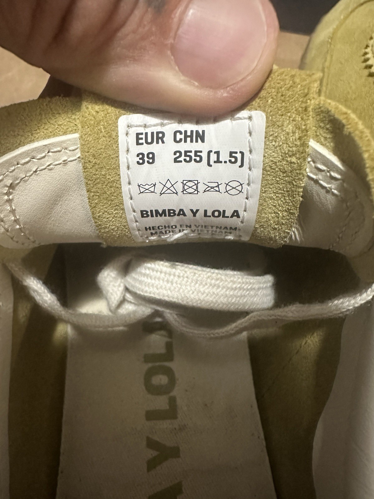 BIMBA Y LOLA Women’s Green/White Suede Low Top Lace-Up Sneakers Logo