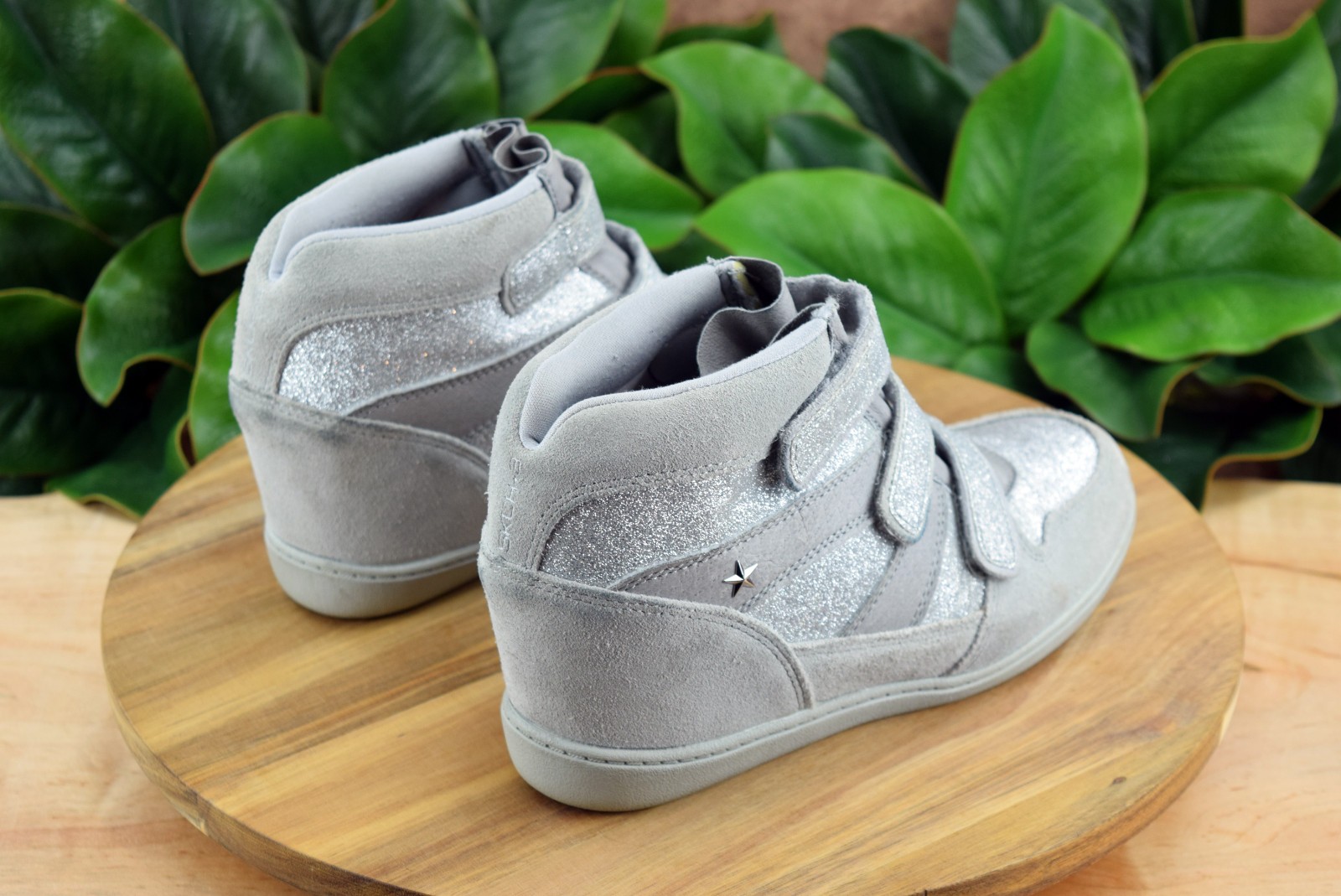 Skechers SKCH +3 Women’s Silver Sparkle Suede Leather SIZE 8 Wedge Hidden Heel